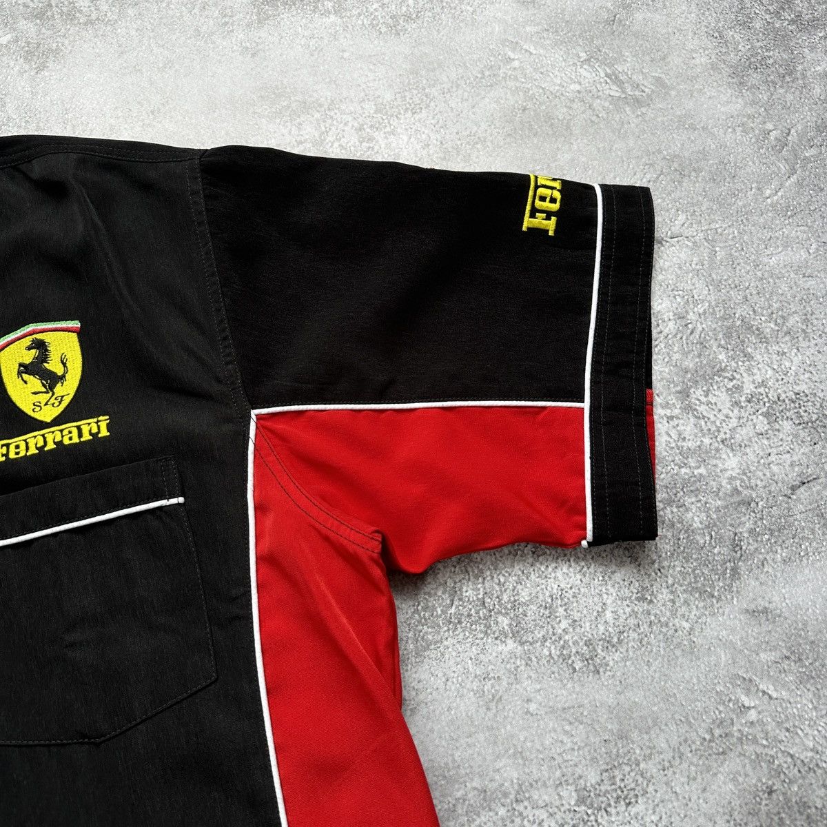Ferrari Ferrari Motor Sport Team Formula 1 Button Up Shirt Size US XL / EU 56 / 4 - 7 Thumbnail