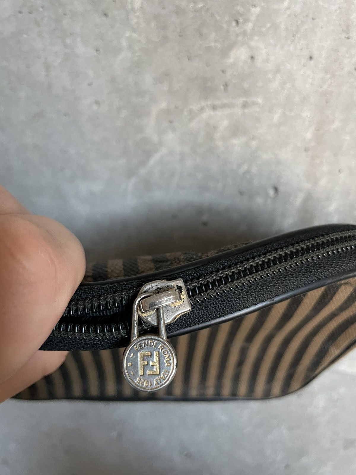 Fendi Vintage 90s Fendi Distressed Shoulder Crossbody Bag Size ONE SIZE - 11 Thumbnail