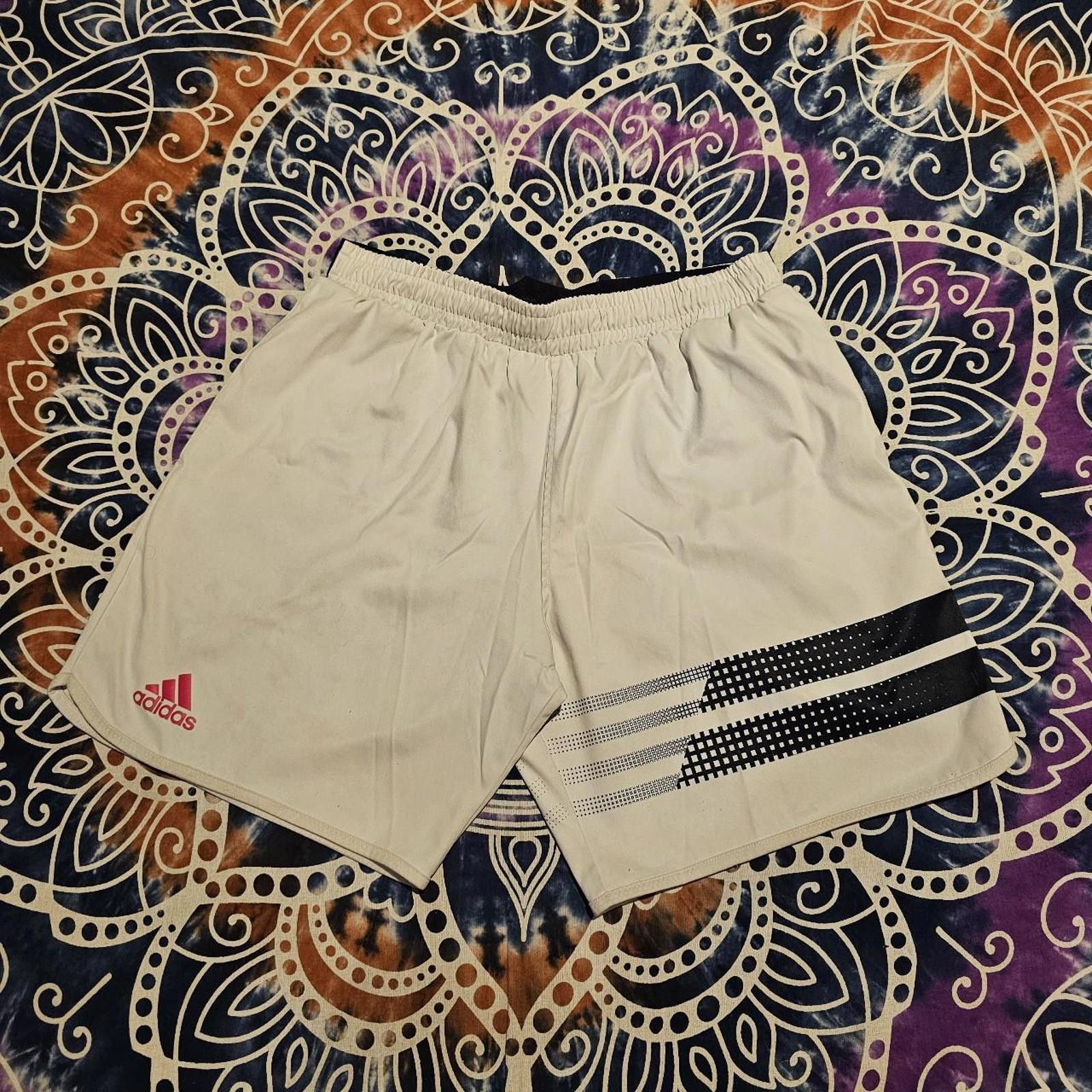 Designer Men's White Adidas 2018 Large Gym Shorts Size US 34 / EU 50 - 1 Thumbnail