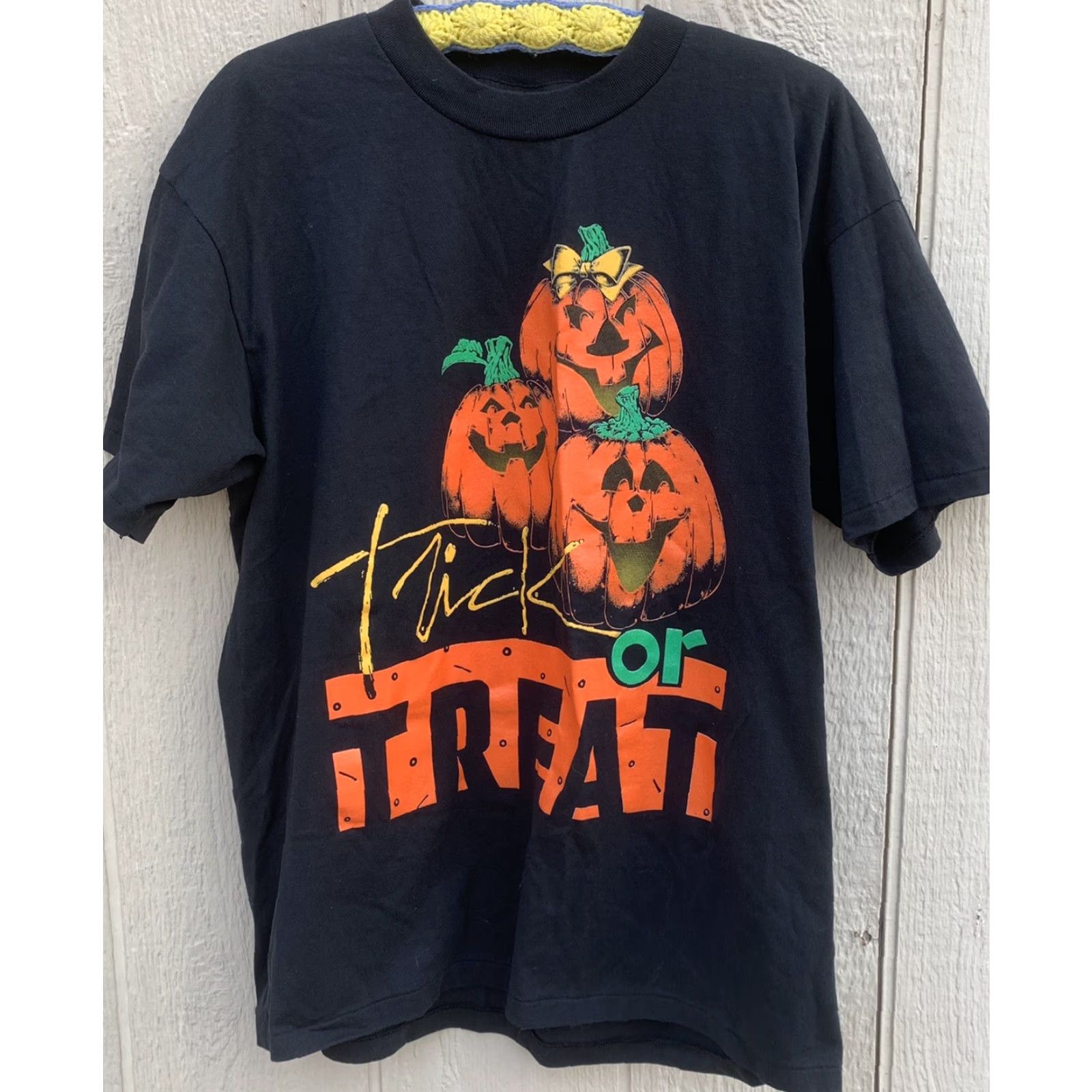 Vintage VINTAGE Trick or Treat T Shirt Halloween Jack O’lantern single stitch XL Men T-Shirt Black Halloween 90s or event theme? Size US XL / EU 56 / 4 - 3 Thumbnail