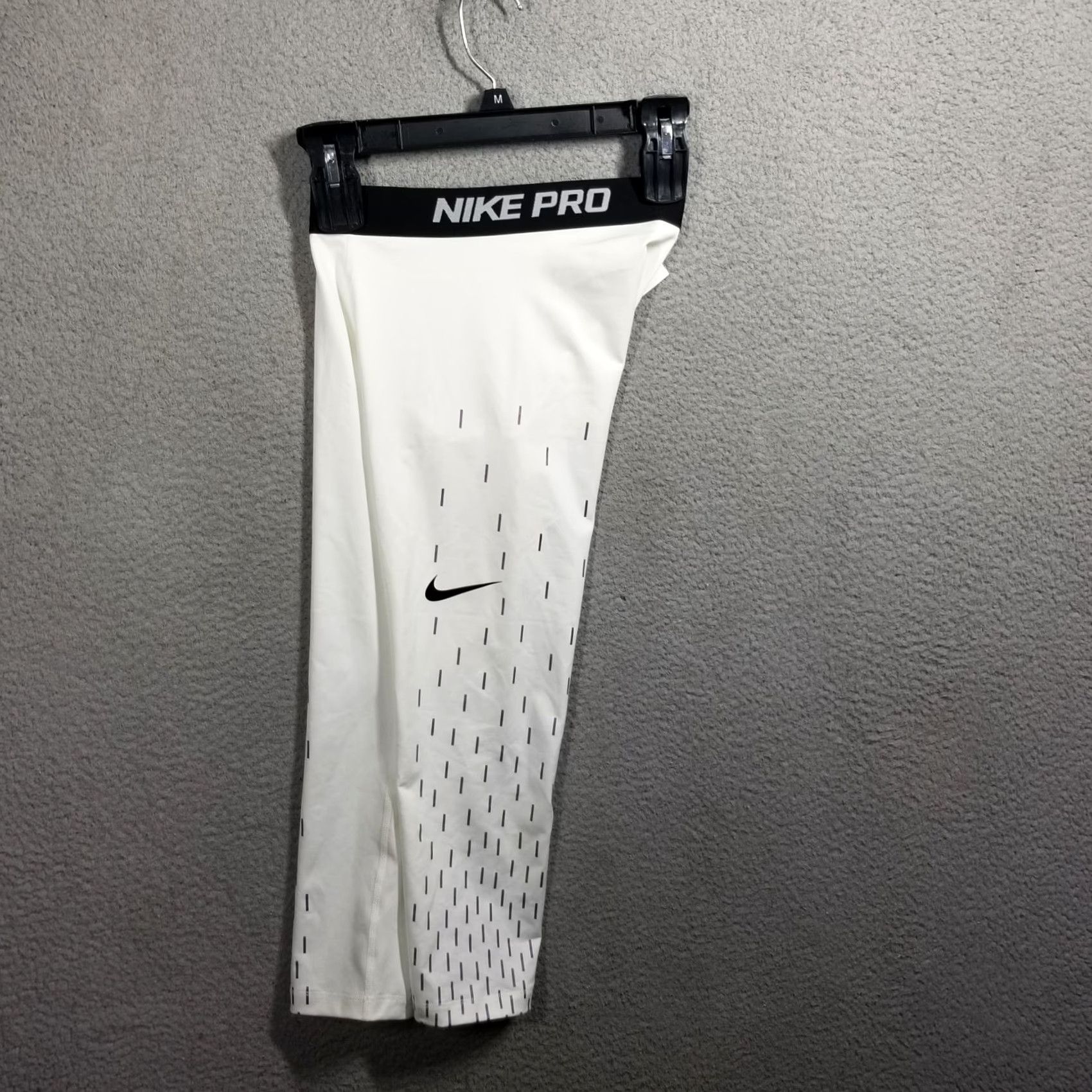 Nike Nike Pro Womens XS Leggings Capri White Black Rain Drop 3/4 Dri-Fit Hypercool Sample Size 26" / US 2 / IT 38 - 3 Thumbnail