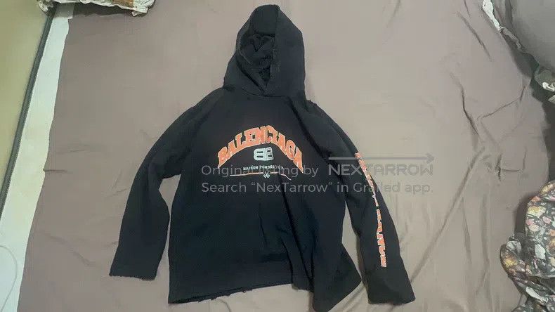 Balenciaga Balenciaga Short Hooded Sweatshirt Black Chest Letter Logo Size US M / EU 48-50 / 2 - 2 Thumbnail