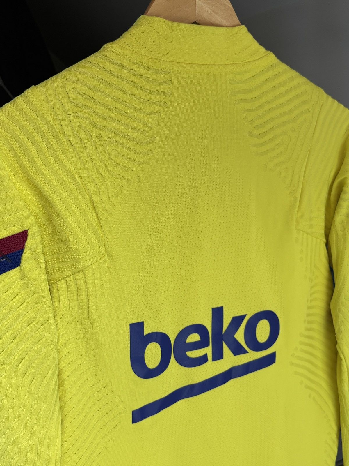 Nike Nike Barcelona 2019/2020 Training Vaporknit Soccer Jersey Size US S / EU 44-46 / 1 - 8 Thumbnail