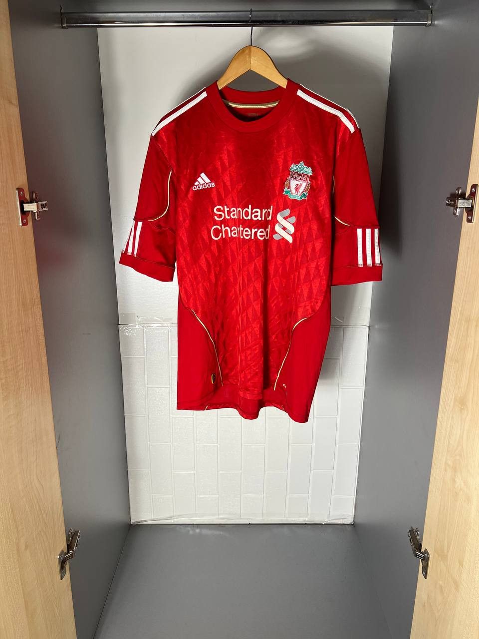 Adidas VINTAGE ADIDAS FC LIVERPOOL ENGLAND SOCCER JERSEY RETRO Size US L / EU 52-54 / 3 - 4 Thumbnail