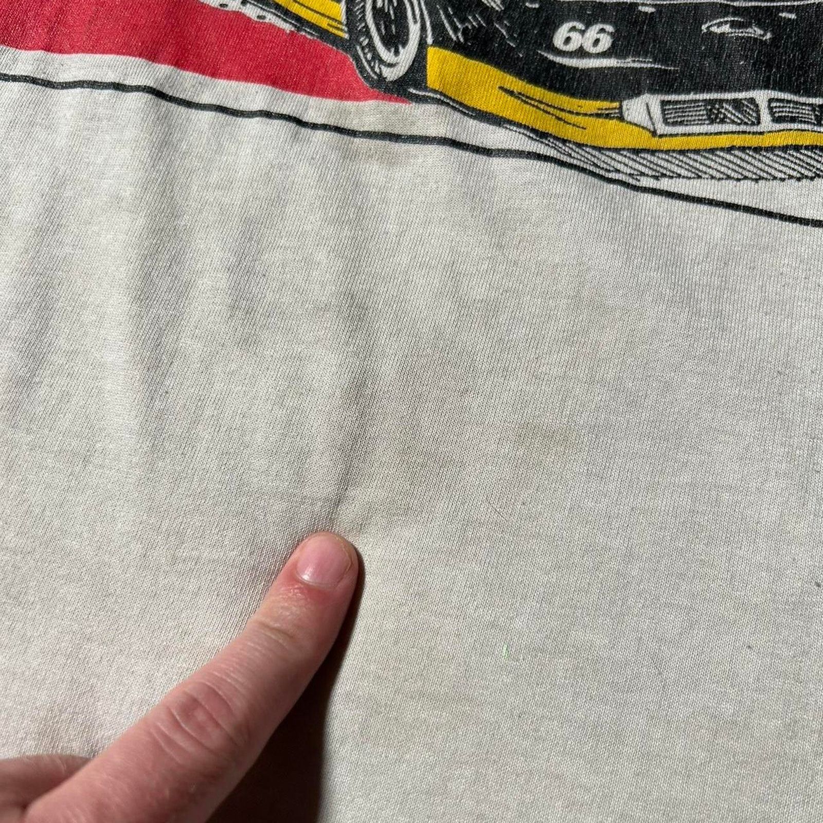 Jerzees 90s car track tee shirt Size US L / EU 52-54 / 3 - 5 Thumbnail