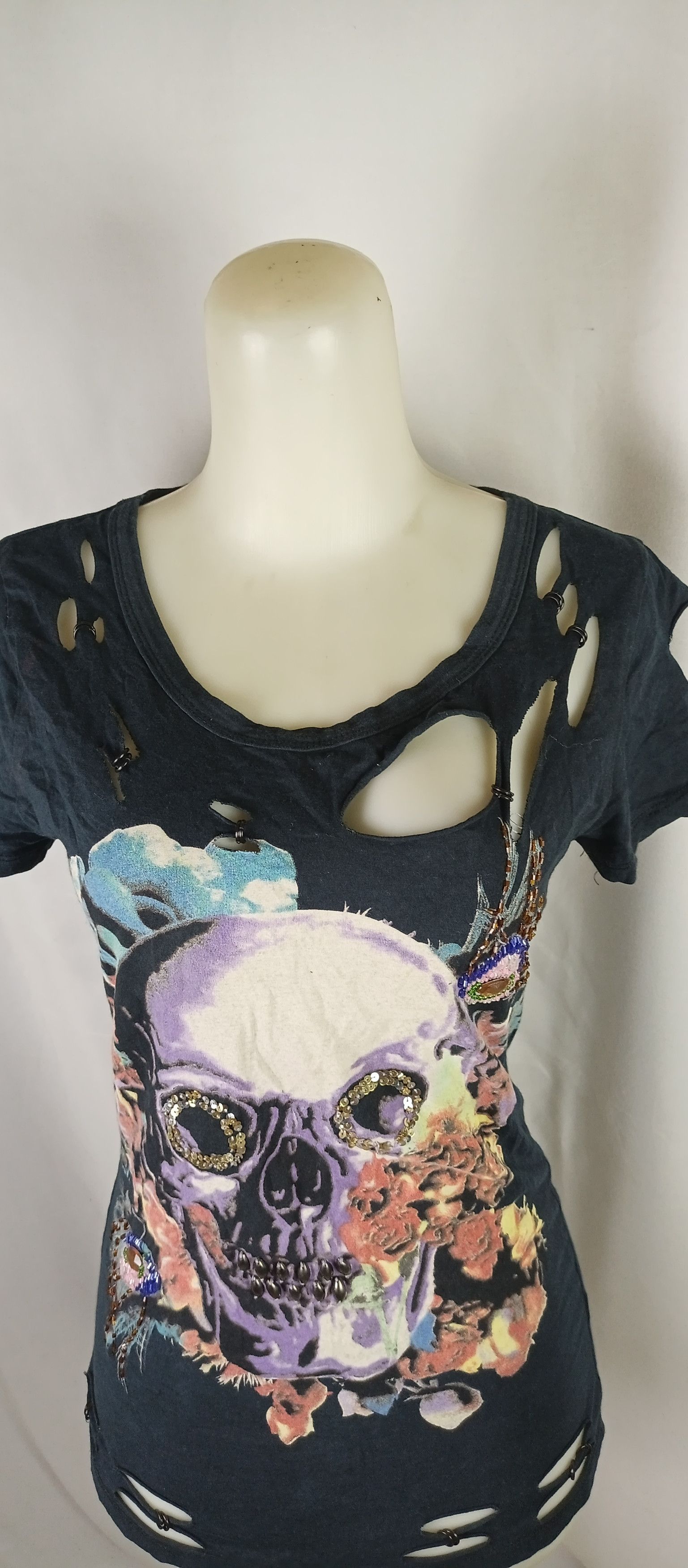 Vintage Crossbonez Distressed Skull Short Sleeve Strict TShirt Size M / US 6-8 / IT 42-44 - 14 Thumbnail