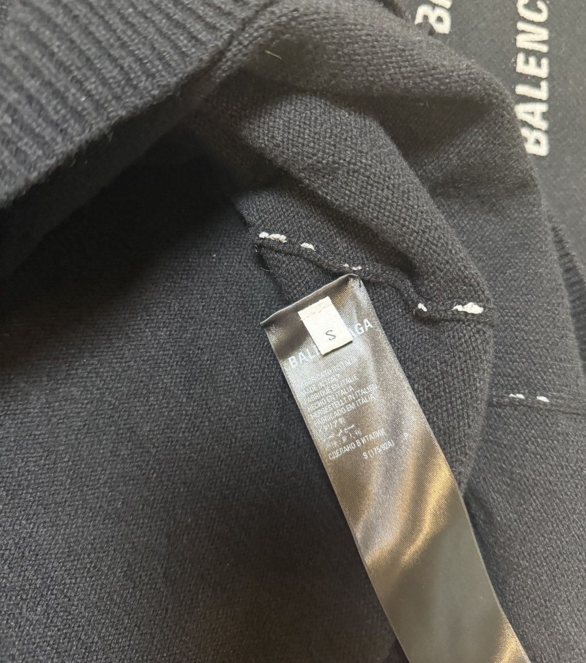 Balenciaga Balenciaga All Over Logo Reflective Wool Knit Sweater Size US L / EU 52-54 / 3 - 5 Thumbnail