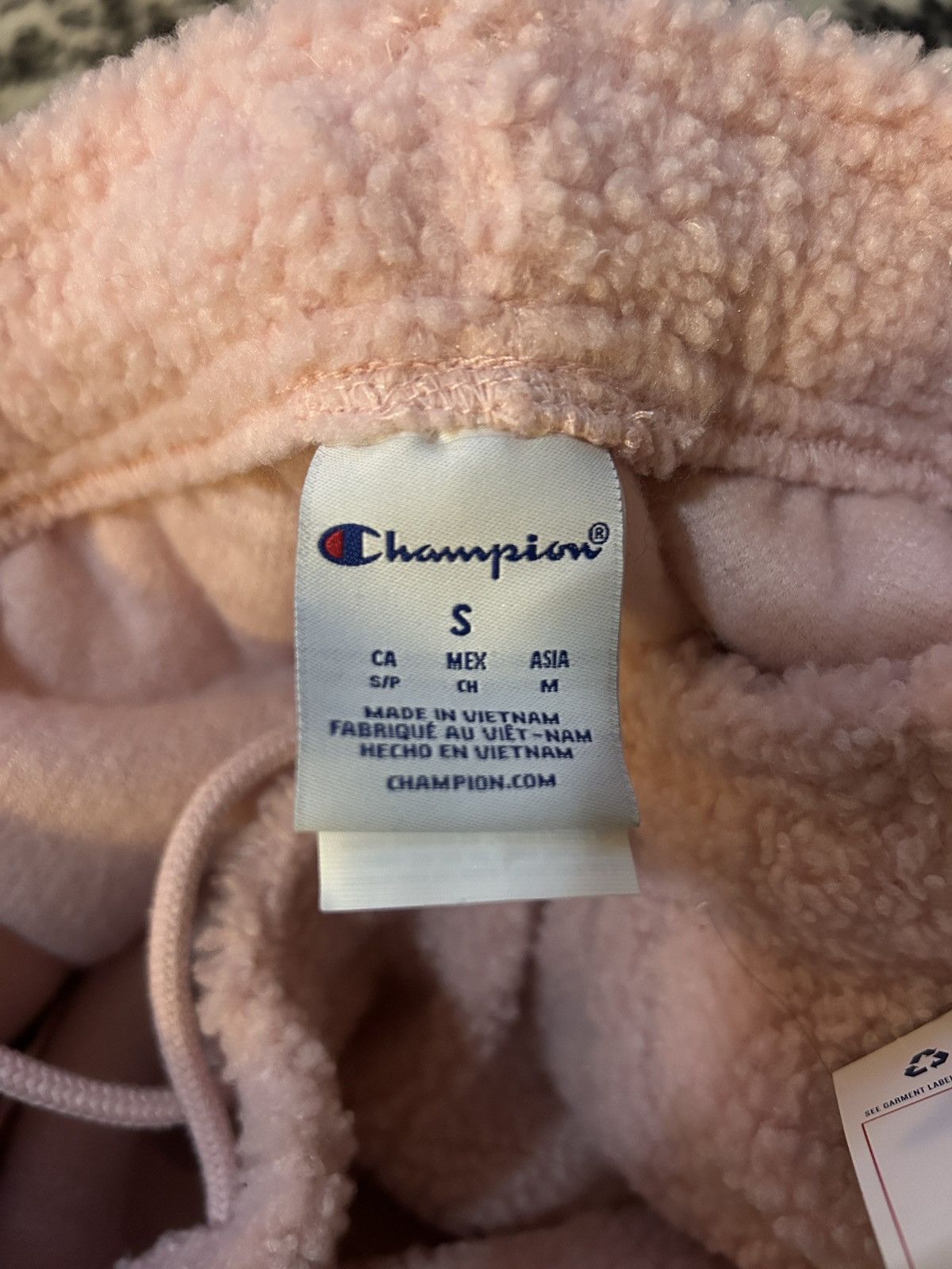 Champion Champion UO Exclusive Teddy Fleece Sweatpant size S Unisex Size US 30 / EU 46 - 2 Thumbnail