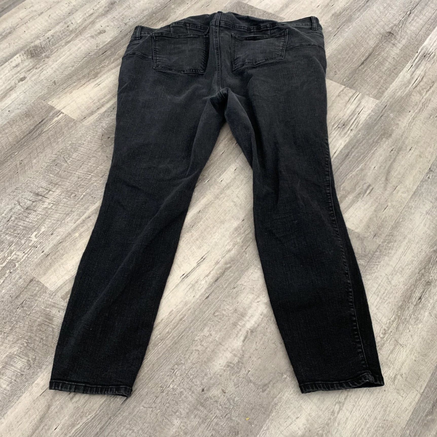 Torrid TORRID Premium Jeans Womens 22R Bombshell Skinny Soft Black Stretch Denim Zip Button 5-Pocket High Rise Distressed Modern American Size 40" / US 18 - 3 Thumbnail