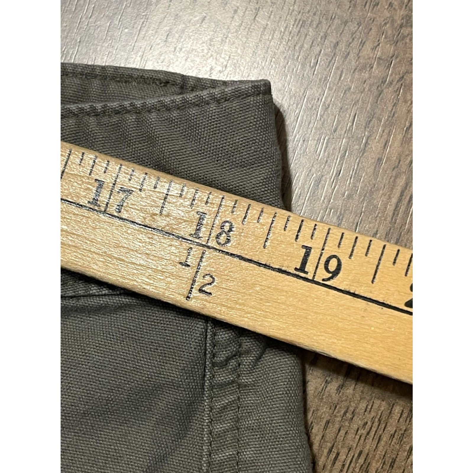 Vintage Riders Pants Women's 18M Capris Green Pockets Denim Vintage? No (per rules: no new info) Size 40" / US 18 - 4 Thumbnail