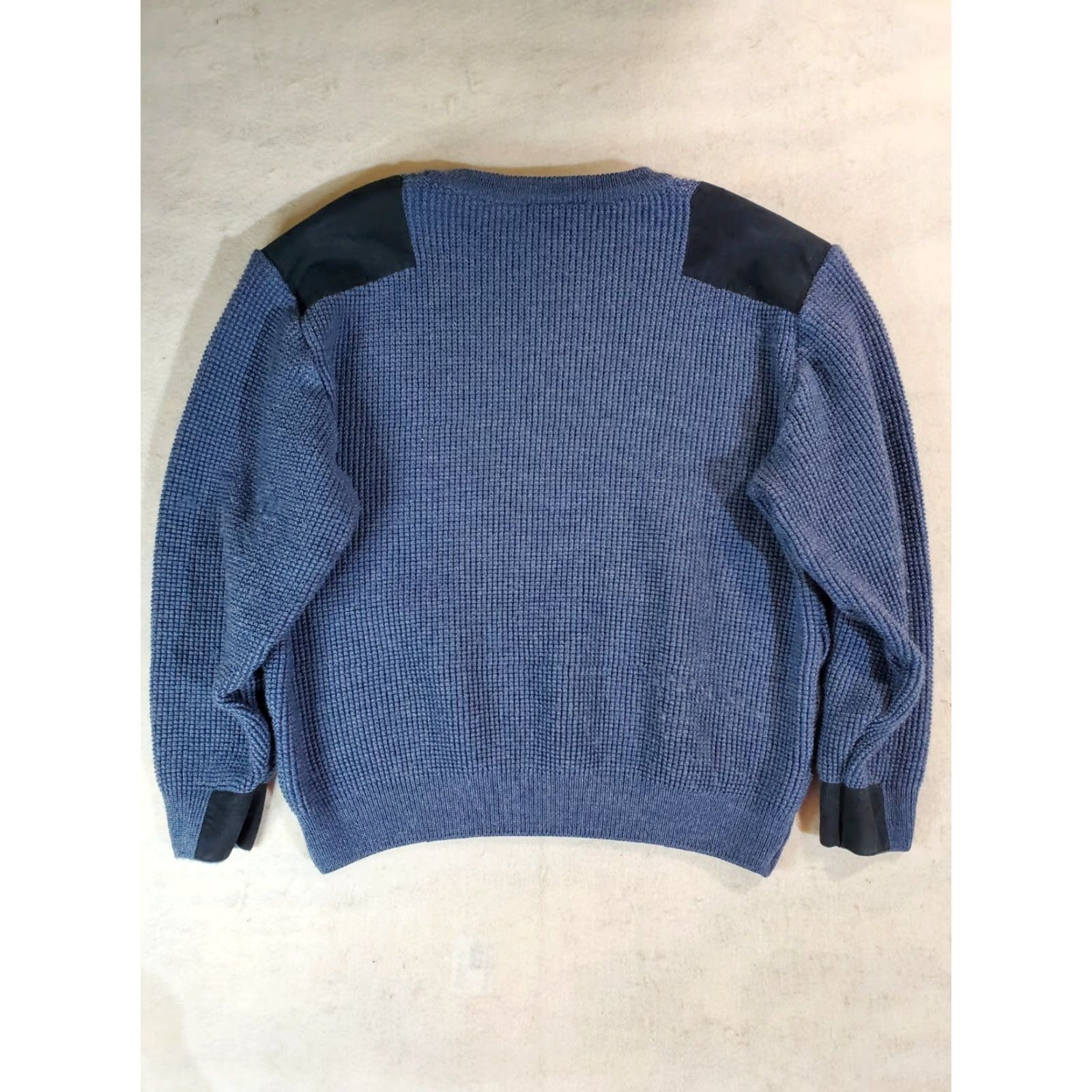 Commando VINTAGE Tasmanian Woolen Company Commando Sweater Sz Sm Leather Padded Shoulder Pullover Wool Knit Blue 90s Mens Womens Unisex Adults Sweatshirt? Size US S / EU 44-46 / 1 - 4 Thumbnail