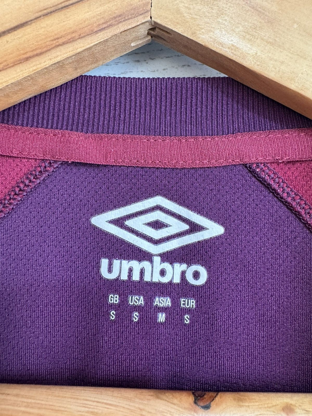 Umbro West Ham United Soccer Jersey Football Kit Shirt Size US S / EU 44-46 / 1 - 7 Thumbnail