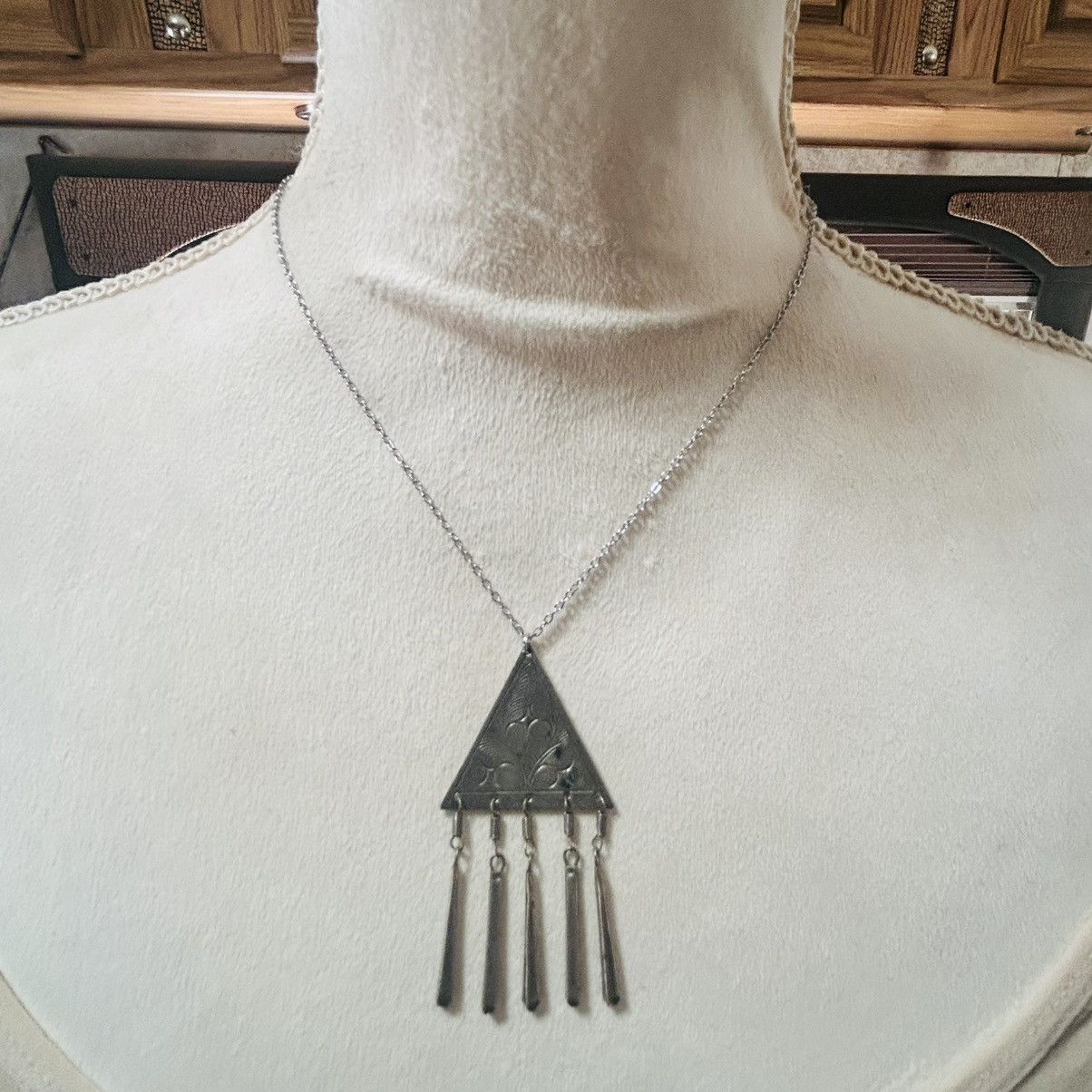 Vintage Handcrafted repurpose etched silver fringe pendant necklace Size ONE SIZE - 2 Thumbnail