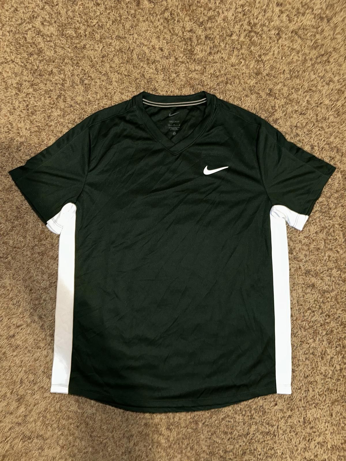 Nike NikeCourt Men’s Dri-FIT Victory Tennis Green T-Shirt Size US M / EU 48-50 / 2 - 1 Thumbnail