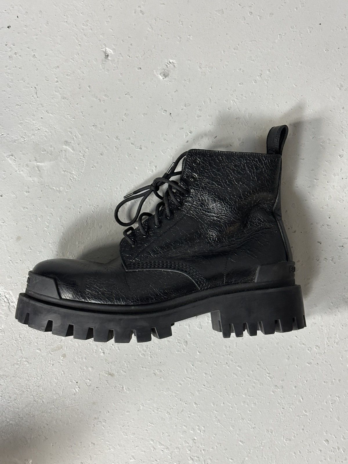 Balenciaga Balenciaga Strike Boot Ankle (wrinkled) Size US 9 / EU 42 - 6 Thumbnail
