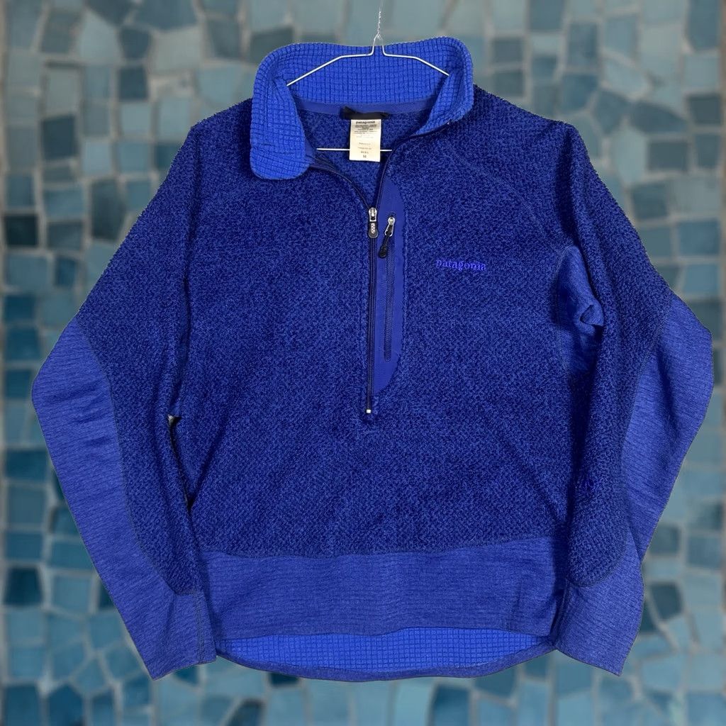Patagonia VINTAGE Patagonia R2 Pullover Mens M Fleece Jacket 1/2 Zip Simple USA Made 25230 Blue Geometric Logo 1/4 Zip Mens Jackets Size US XL / EU 56 / 4 - 1 Thumbnail