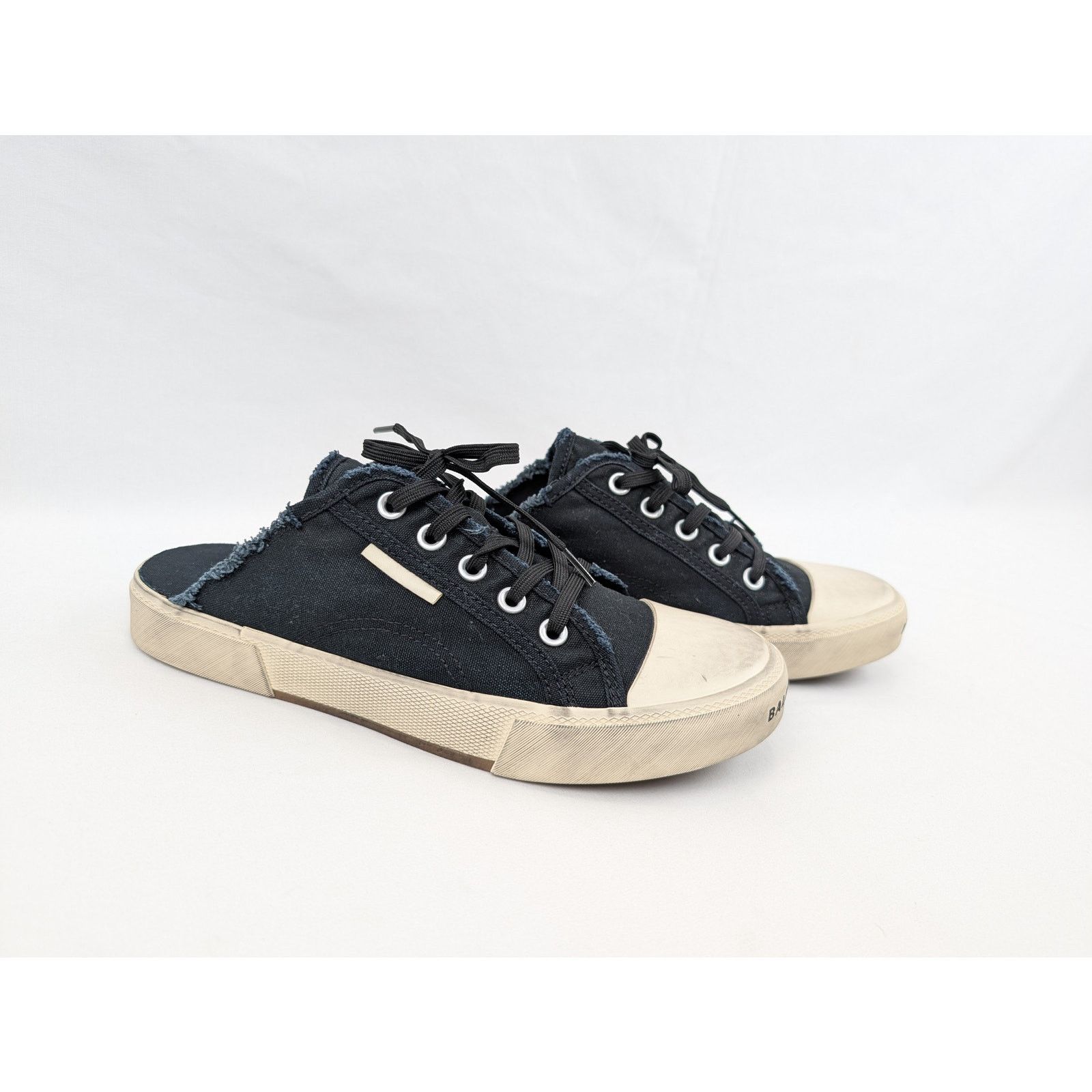 Balenciaga o1rshd1 Paris Mule Destroyed Mule VLUC in Black/White Size US 8 / EU 41 - 13 Thumbnail