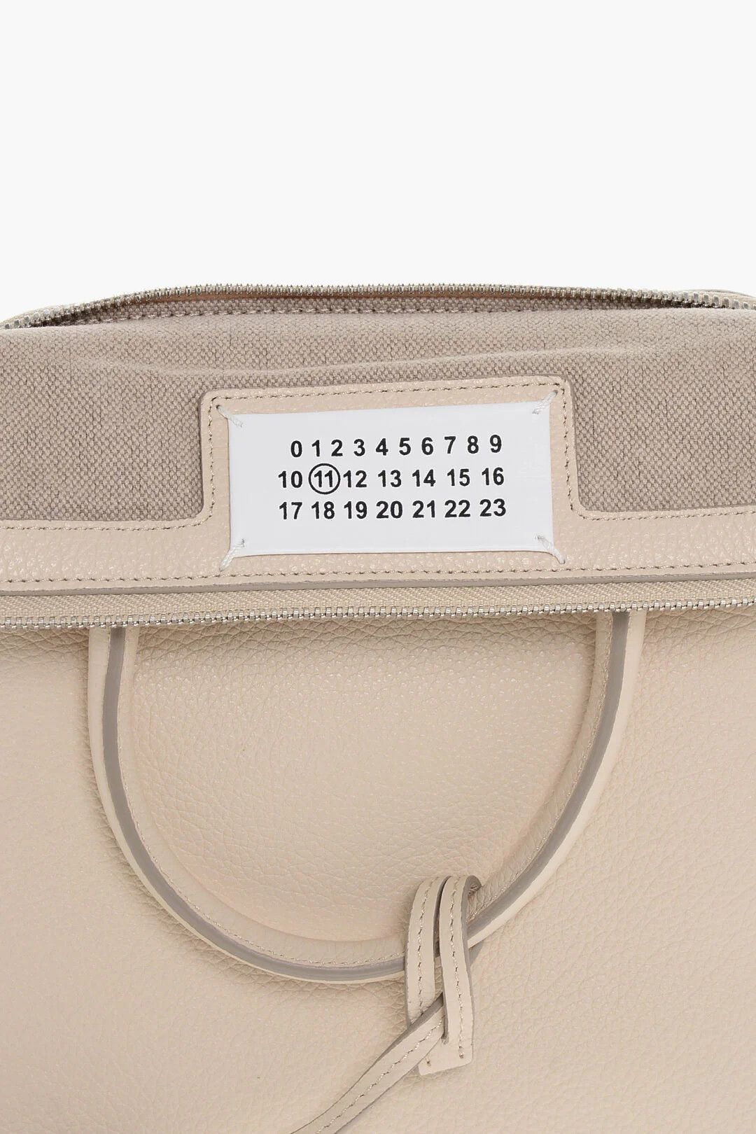 Maison Margiela og1mm0326 Size: 43-46 / Hammered Leather Bag in Beige Size ONE SIZE - 4 Thumbnail