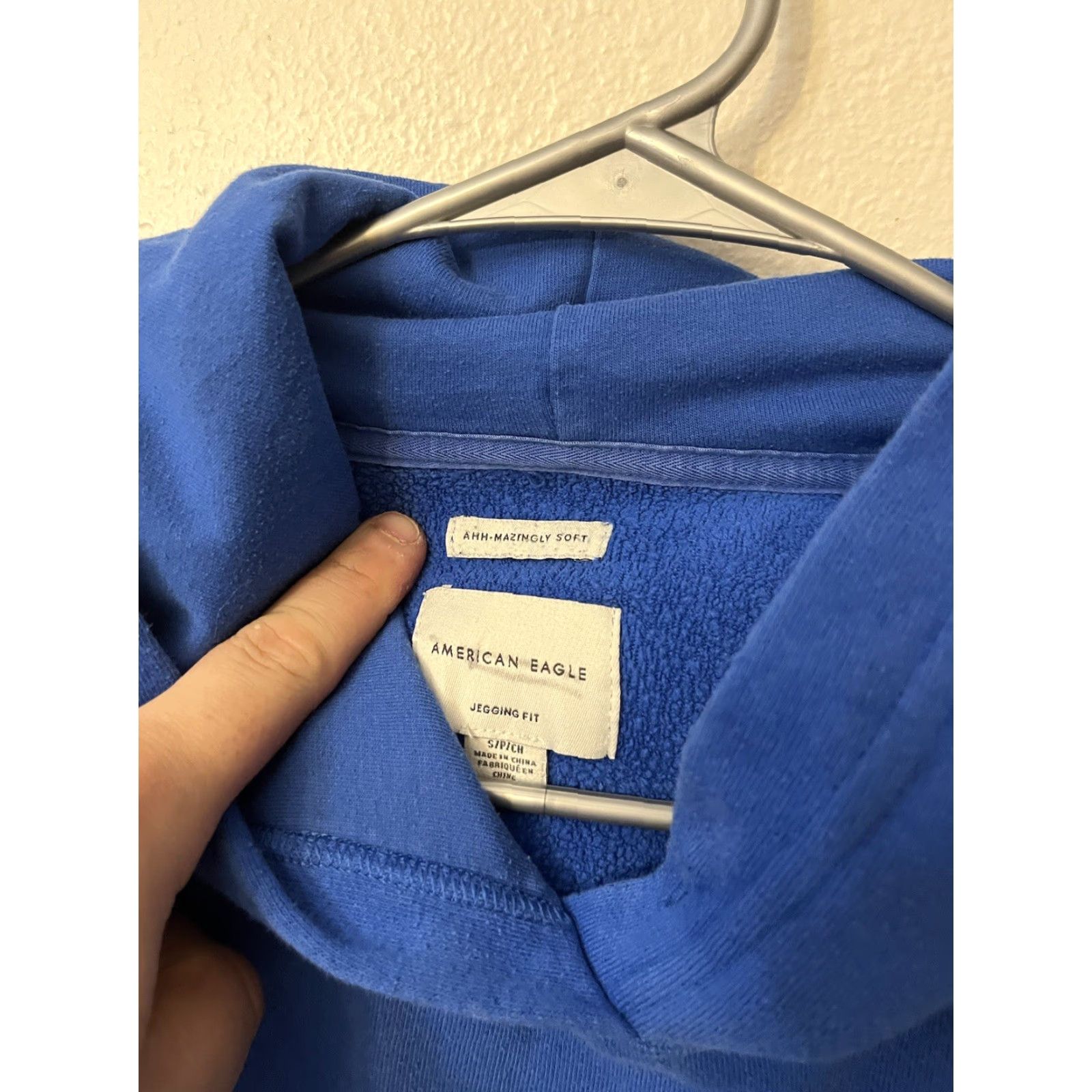 American Eagle Outfitters American Eagle Womens Size Small Sweatshirt Blue Jegging Fit Flawed Ahh Mazingly Size S / US 4 / IT 40 - 3 Thumbnail