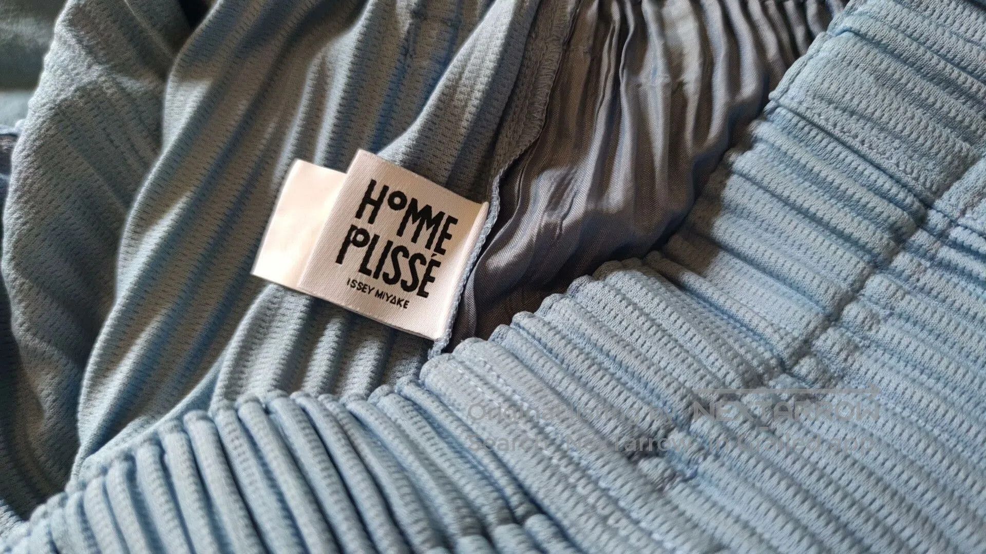 Homme Plisse Issey Miyake Homme Plissé Issey Miyake Pleated Shorts. Size US 28 / EU 44 - 8 Thumbnail