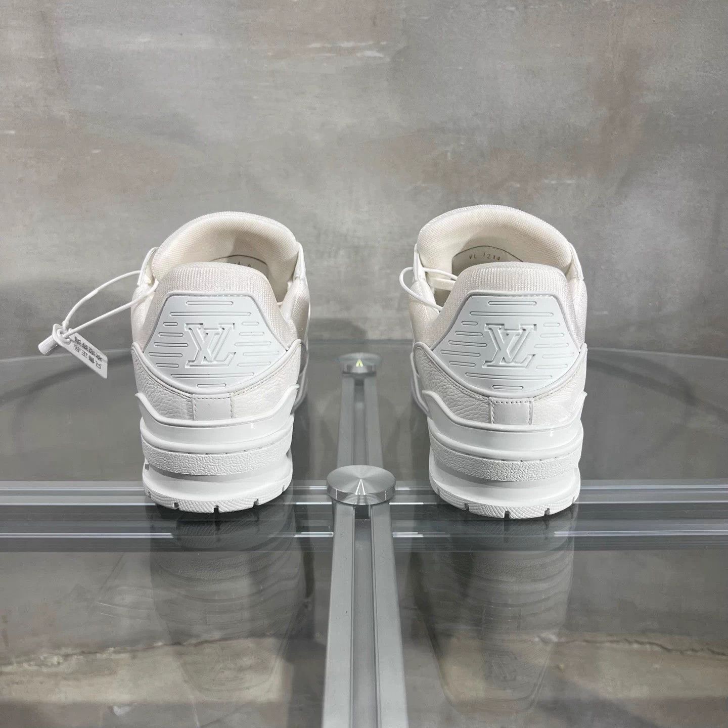 Louis Vuitton LV Trainer White All Over Print UK6/40 New, tried on only Size US 7 / EU 40 - 6 Thumbnail