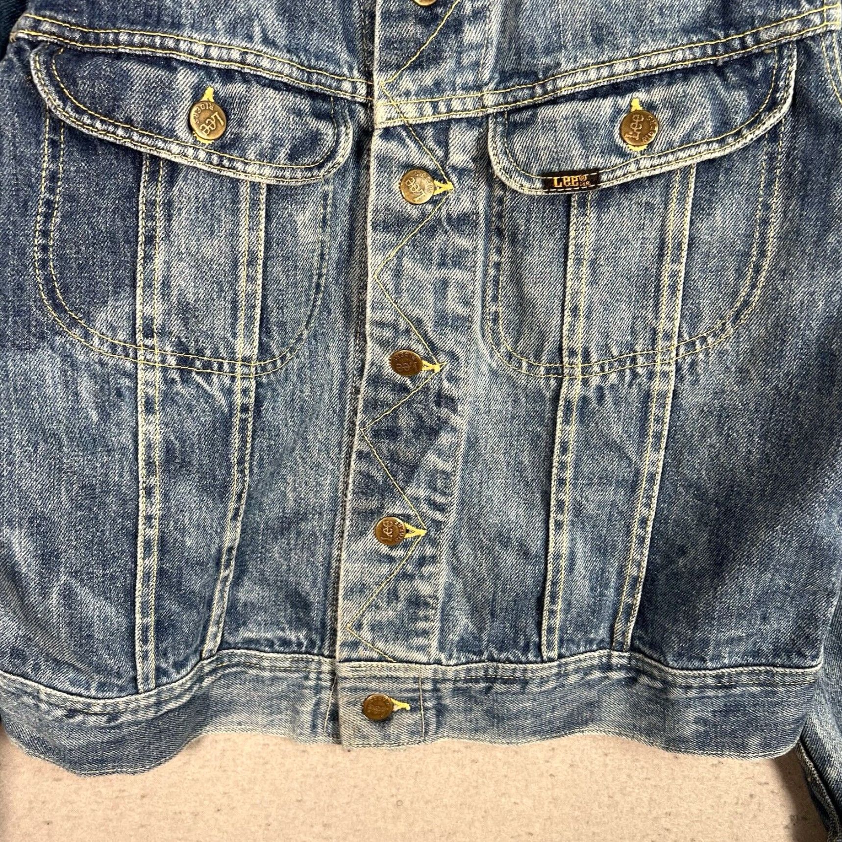 Lee VINTAGE Lee Denim Trucker Jacket Adult Small Blue Wash USA Men’s 70s Fashion Size US S / EU 44-46 / 1 - 5 Thumbnail