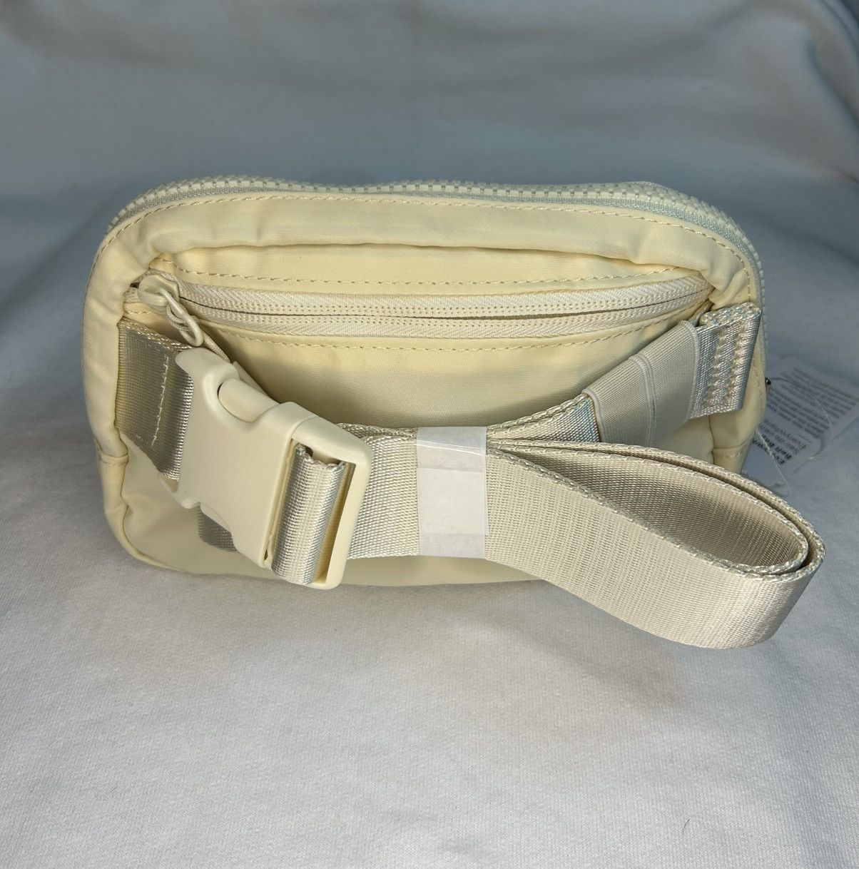 Lululemon New Lululemon Everywhere Belt Bag Color: Cream / Size IL, Size ONE SIZE - 3 Thumbnail