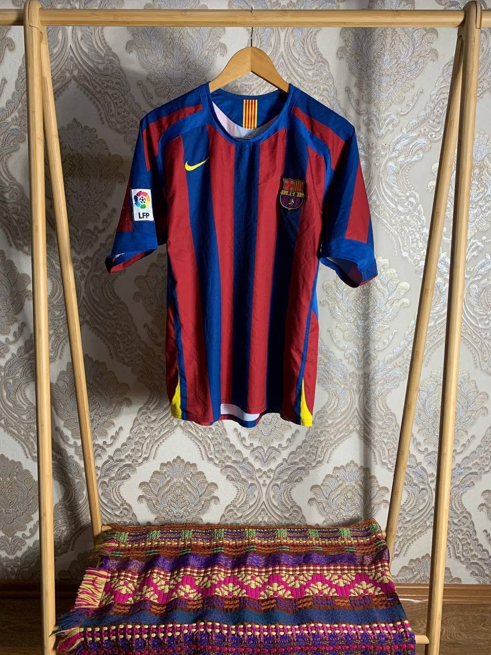 Nike Vintage Nike FC Barcelona Spain Retro Soccer Jersey 90s Size US L / EU 52-54 / 3 - 2 Thumbnail
