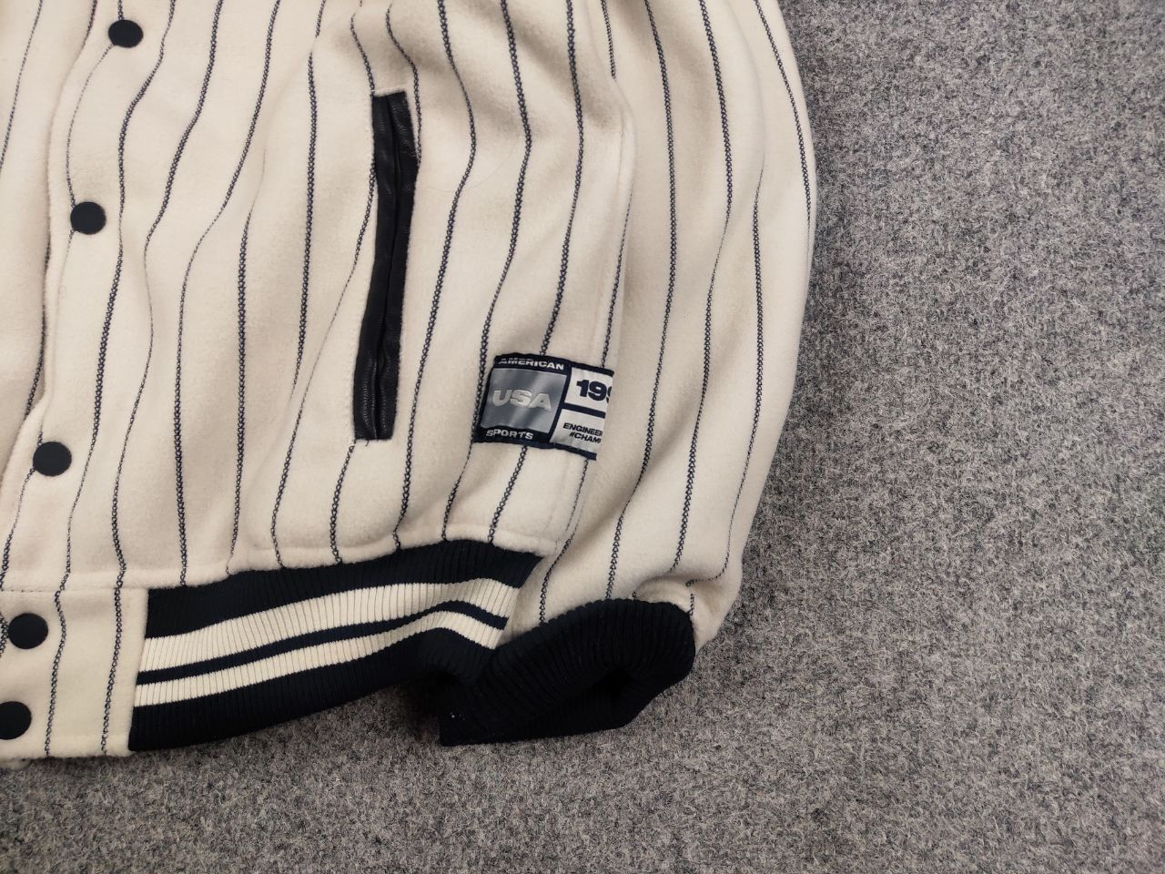 Other Vintage Chicago USA Champions Logo Patch Beige Bomber Jacket Size US S / EU 44-46 / 1 - 5 Thumbnail