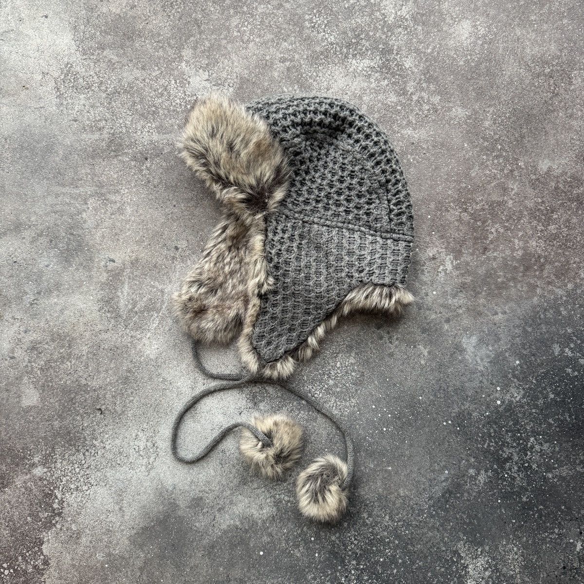 If Six Was Nine Amazing Faux Fur Y2K Ushanka Hat (Trapper Hat) Size ONE SIZE - 1 Thumbnail