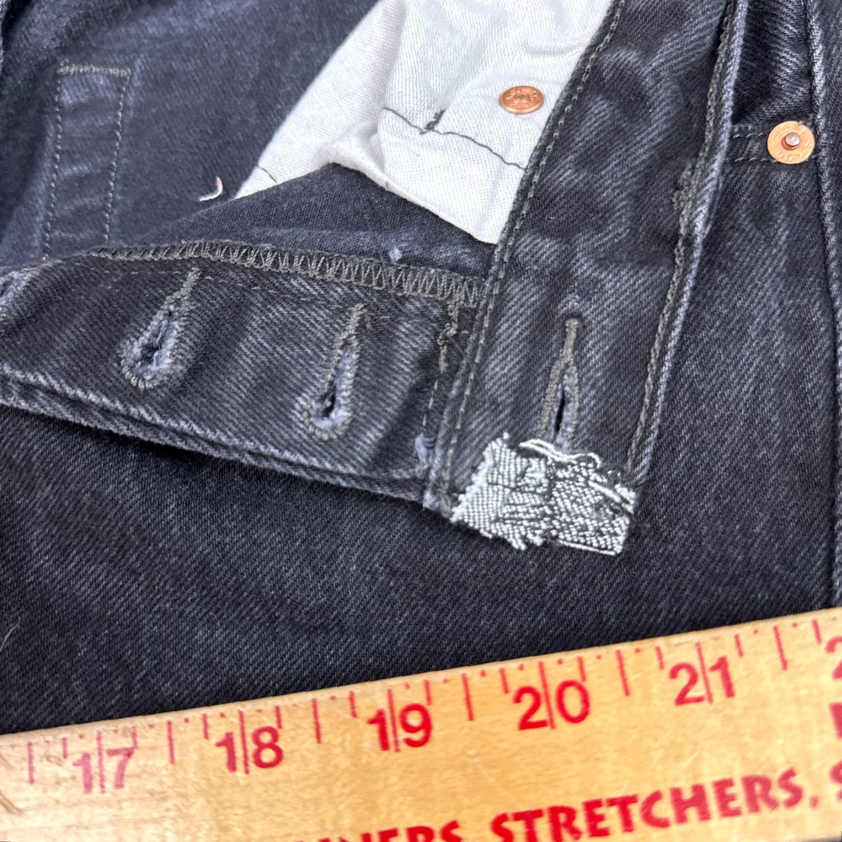Levi's VINTAGE Levis 501 Jeans Mens Black Button Fly Denim Pant Repaired Distressed 33x32 Men's Jeans Leather? Size US 33 - 6 Thumbnail