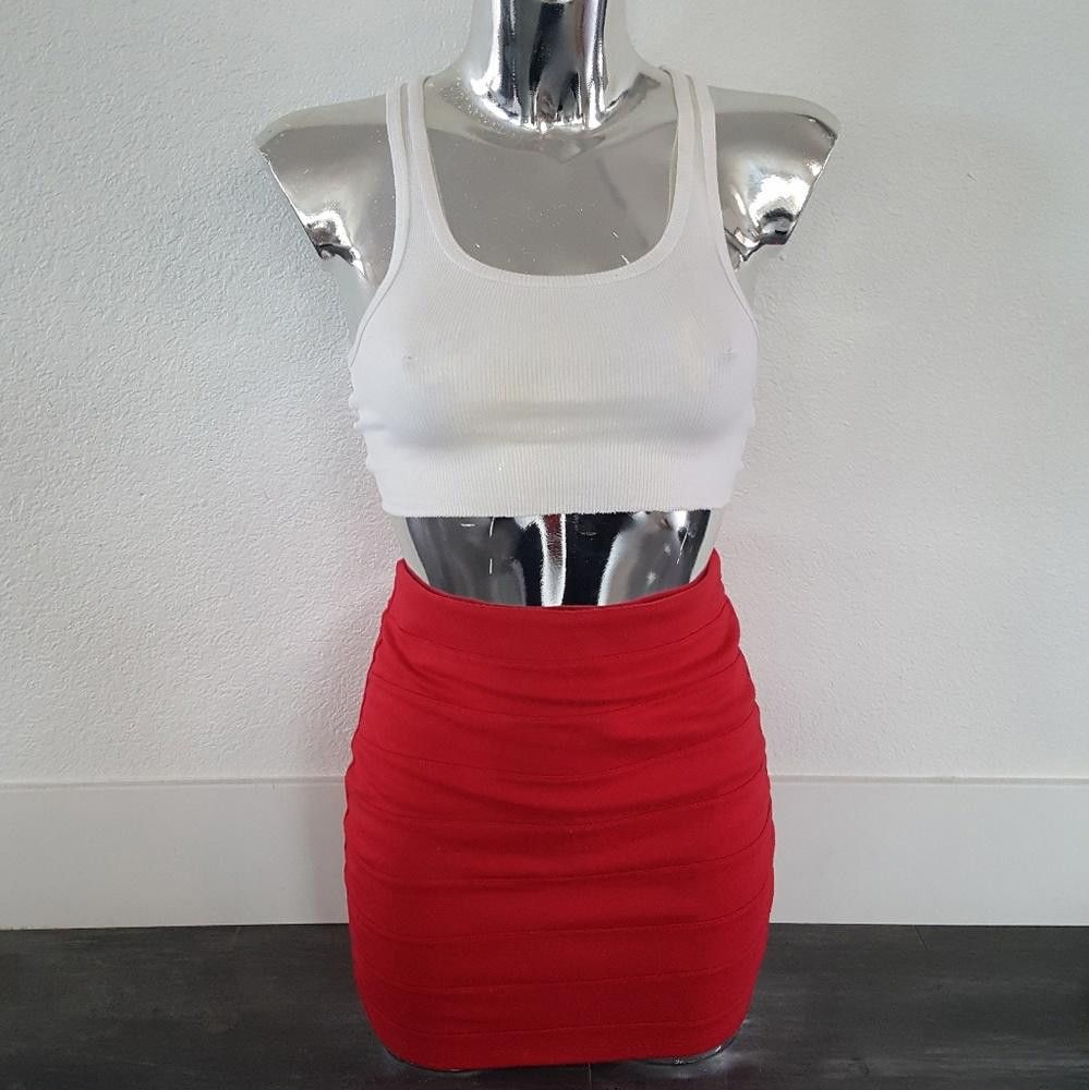 Designer Red Lined Zenana High Waisted Mini Size 28" / US 6 / IT 42 - 1 Thumbnail