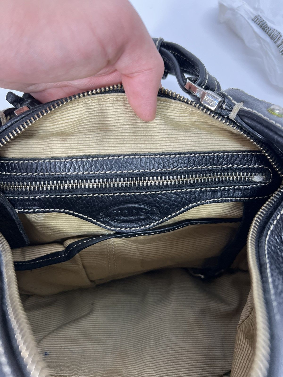 Tod's Vintage streetwear y2k luxury Tod’s Leather Hobo Handle Bag Size ONE SIZE - 13 Thumbnail