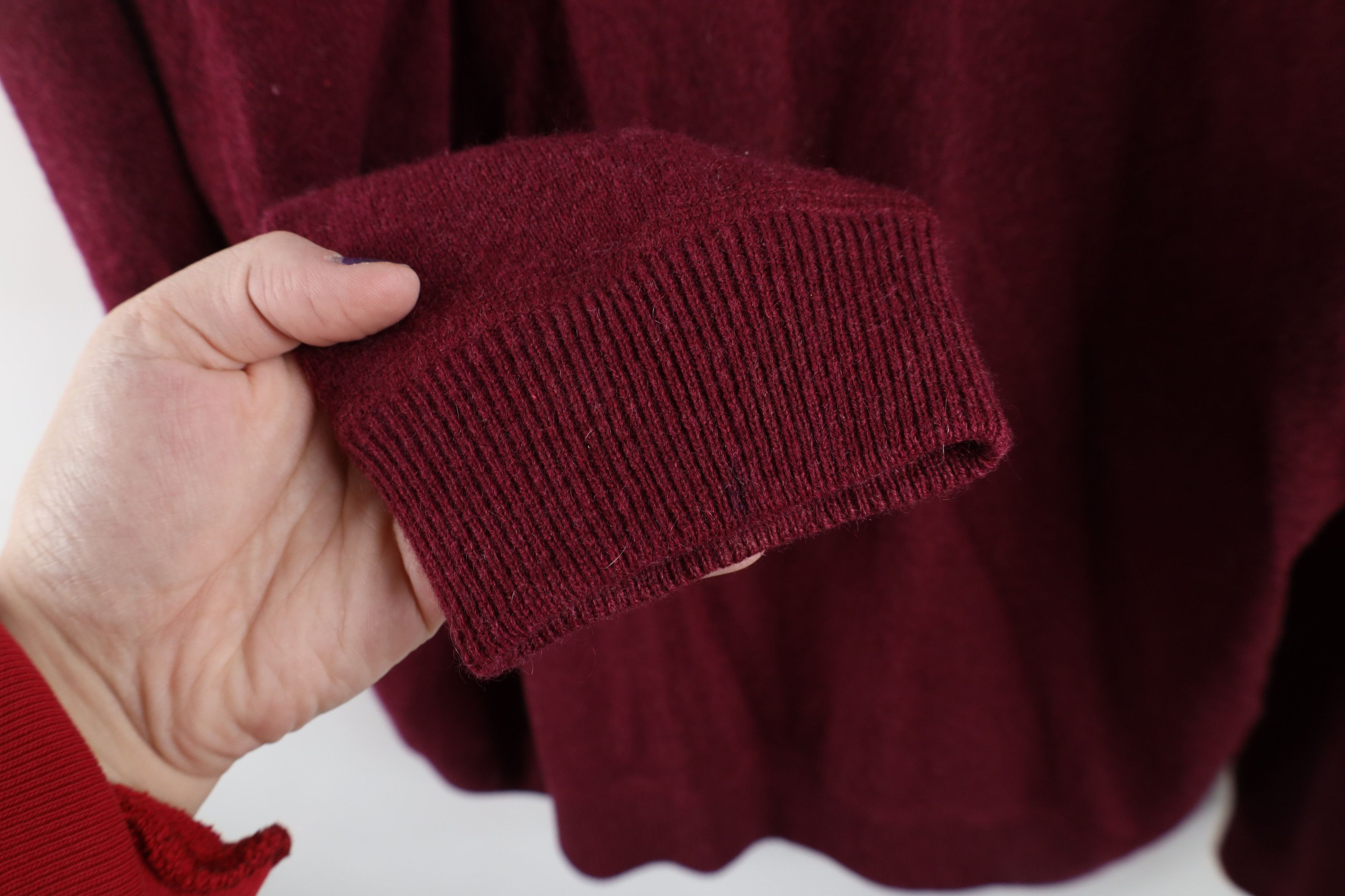 Vintage Vintage Blank Cashmere Knit Crewneck Sweater Burgundy Size US L / EU 52-54 / 3 - 9 Thumbnail
