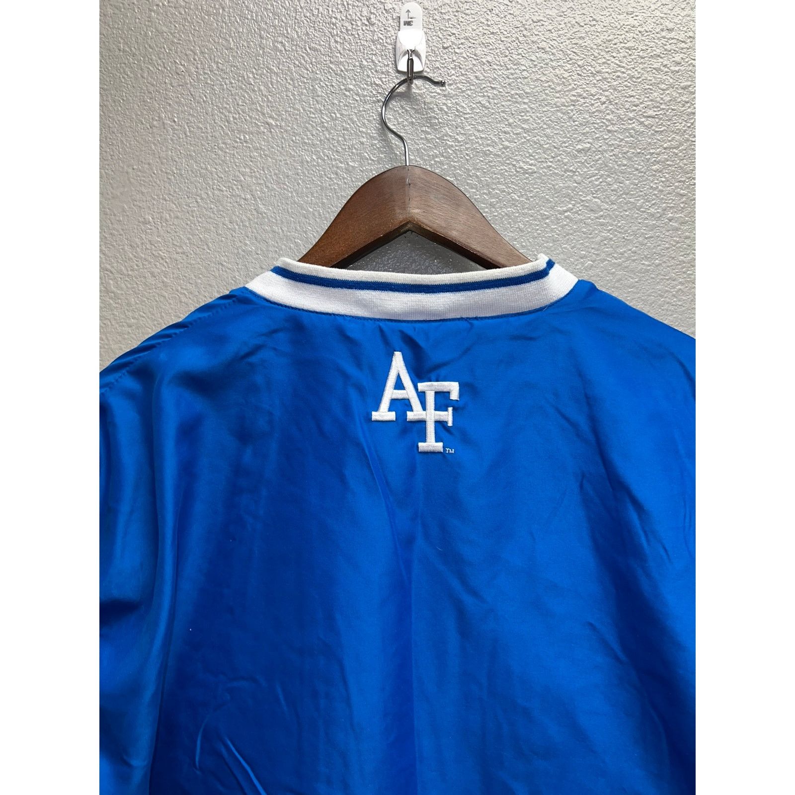 Vintage Vintage Air Force Jacket Falcons Windbreaker Lightweight XL Size US XL / EU 56 / 4 - 7 Thumbnail