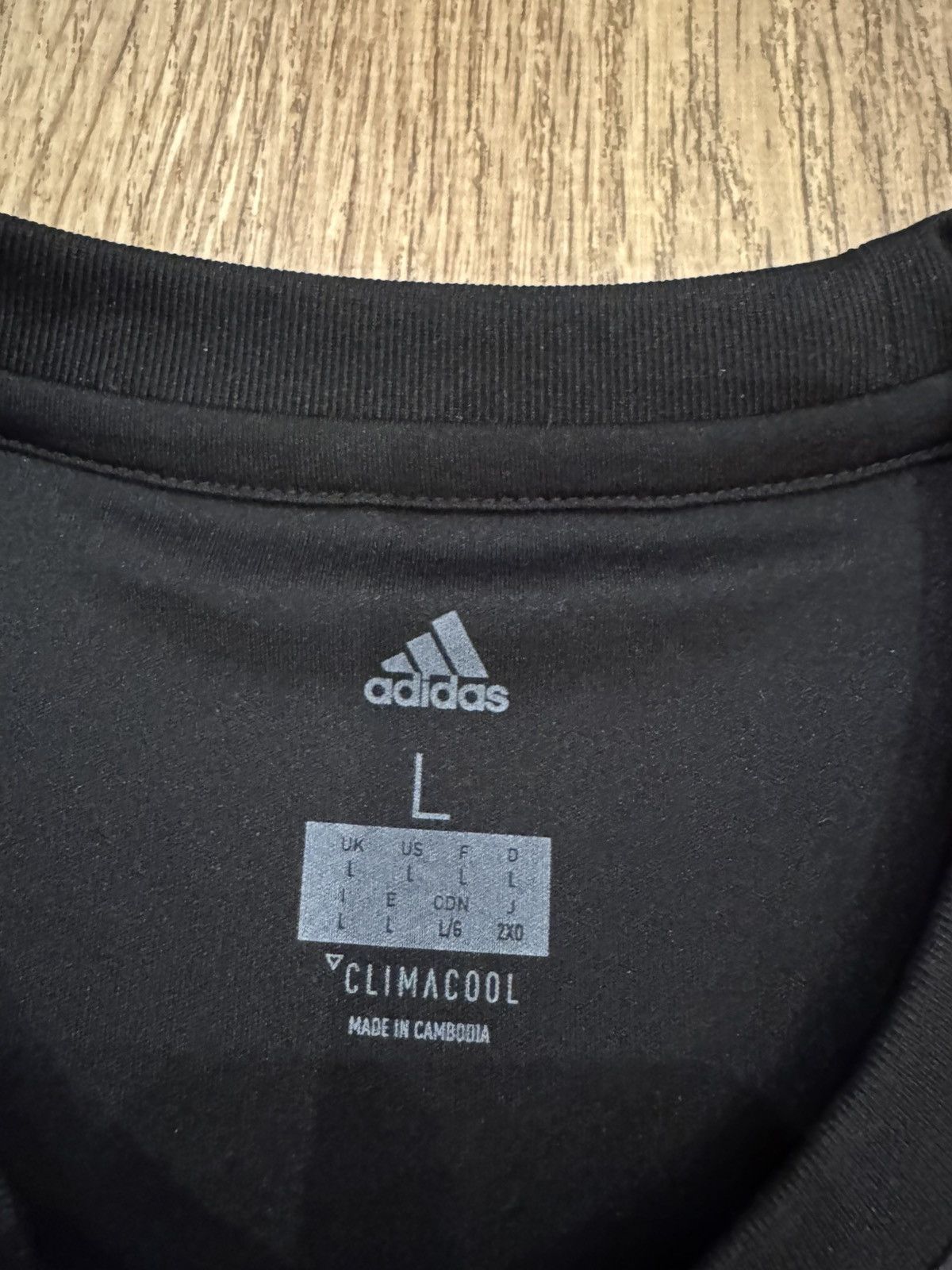 Adidas MANCHESTER UNITED 2017 2018 FOOTBALL ADIDAS BS1217 SIZE L Size US L / EU 52-54 / 3 - 7 Thumbnail