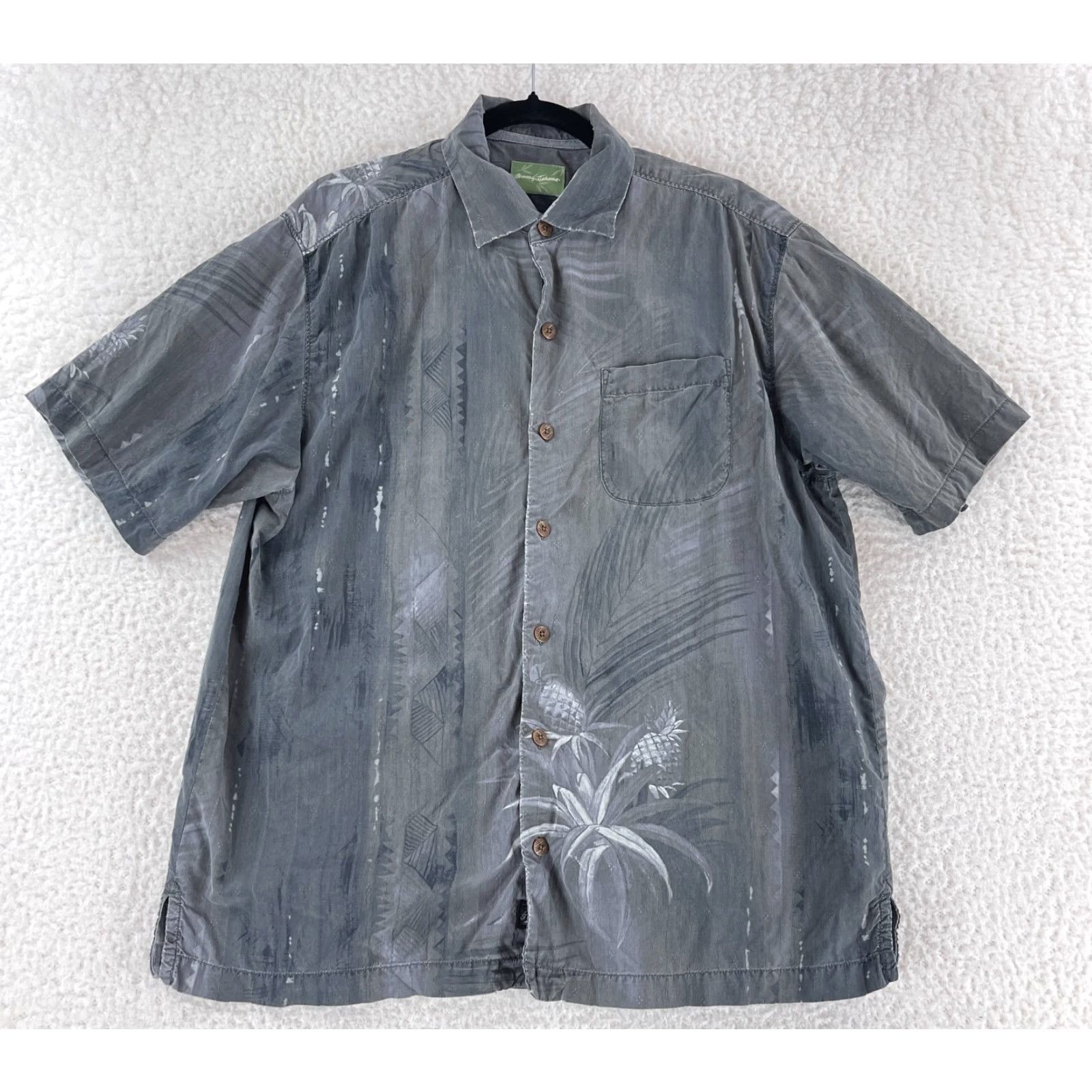 Tommy Bahama Tommy Bahama Button-Up Shirt Mens Large Gray Hawaiian Print 100% Silk Casual SS Size US L / EU 52-54 / 3 - 2 Thumbnail