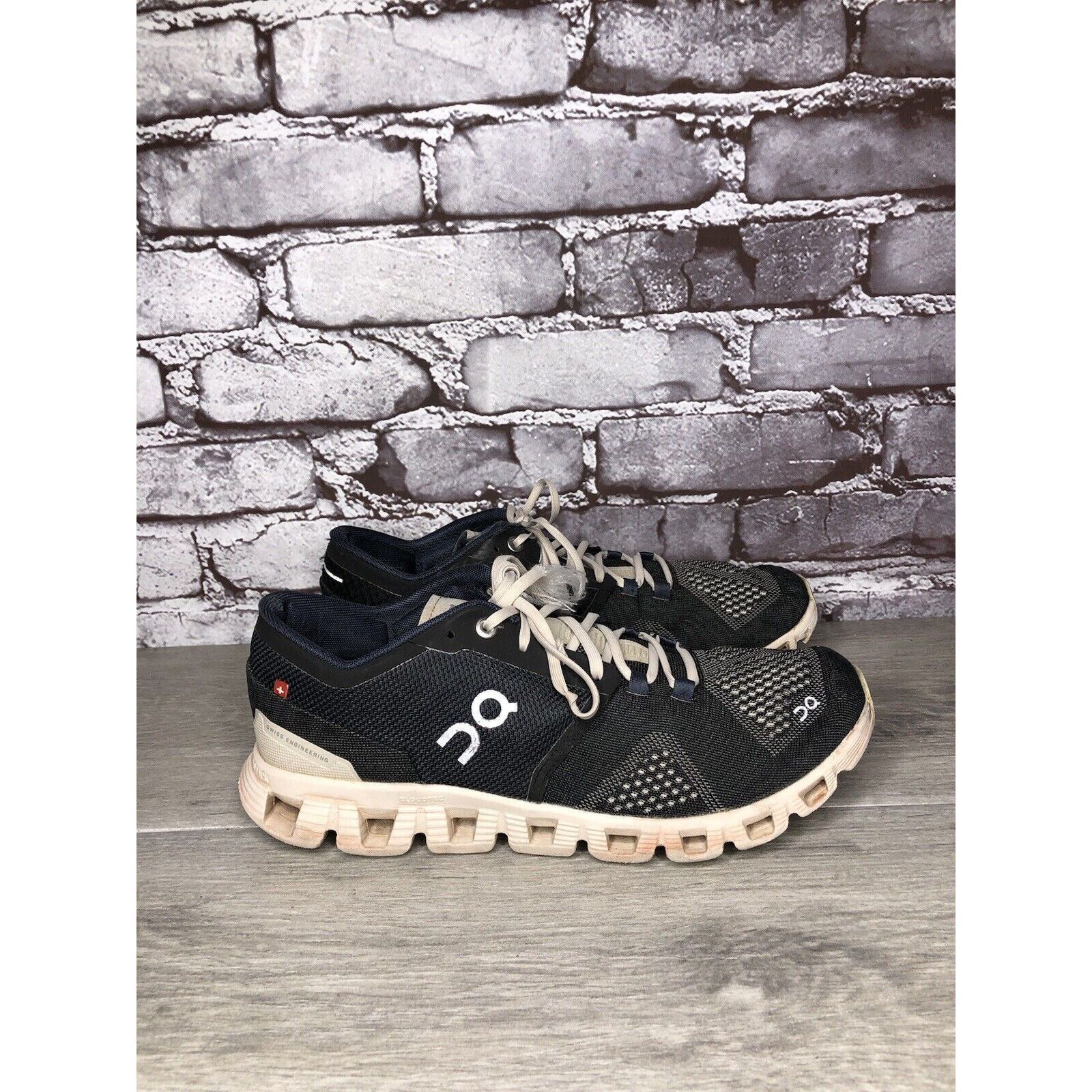 On On Cloud Black White Comfort Gym Lace Up Running Shoes Women Size US 8.5 / IT 38.5 - 11 Thumbnail