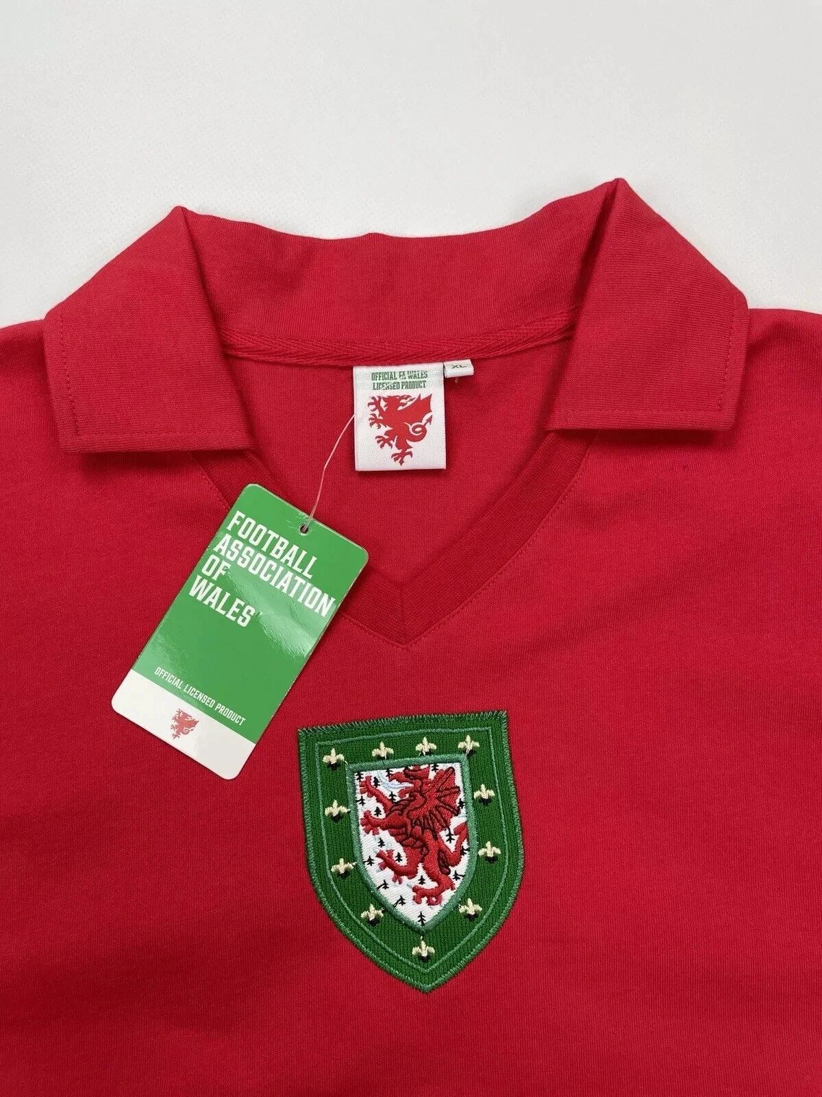Vintage NATIONAL WALES CYMRU RETRO FUN JERSEY SHIRT SOCCER FOOTBALL Size US XL / EU 56 / 4 - 5 Thumbnail