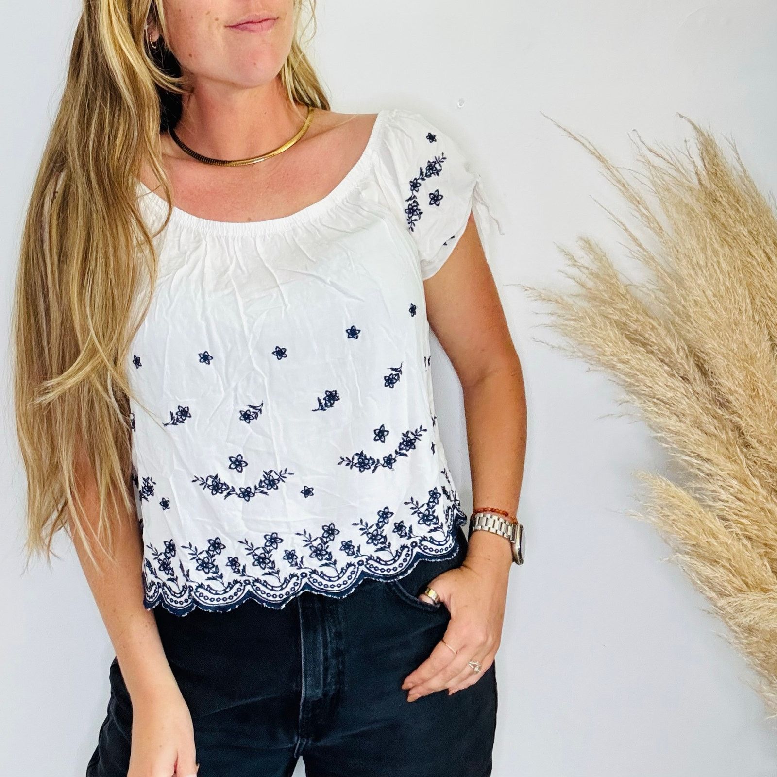 Vintage VINTAGE White Navy Blue Floral Tie Shoulder Top Shirt Blouse Size L / US 10 / IT 46 - 1 Thumbnail