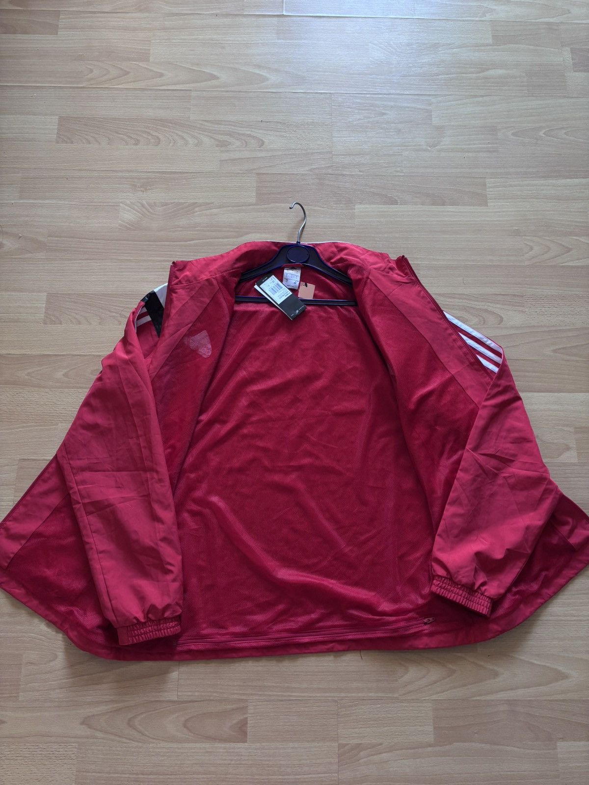 Adidas Adidas International School Düsseldor Size US L / EU 52-54 / 3 - 8 Thumbnail
