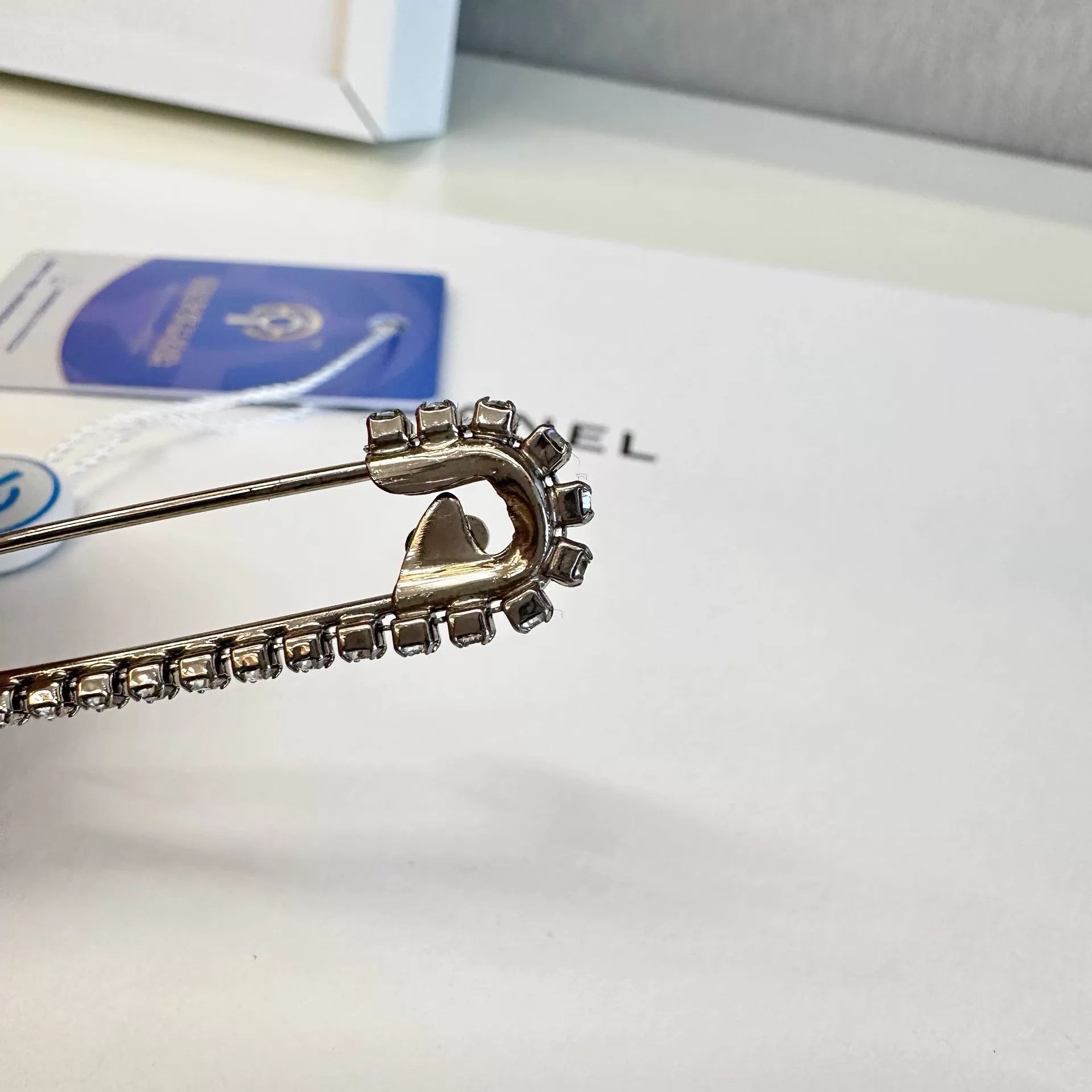 Chanel CHANEL Paperclip Double C Crystal Pin Size ONE SIZE - 5 Thumbnail