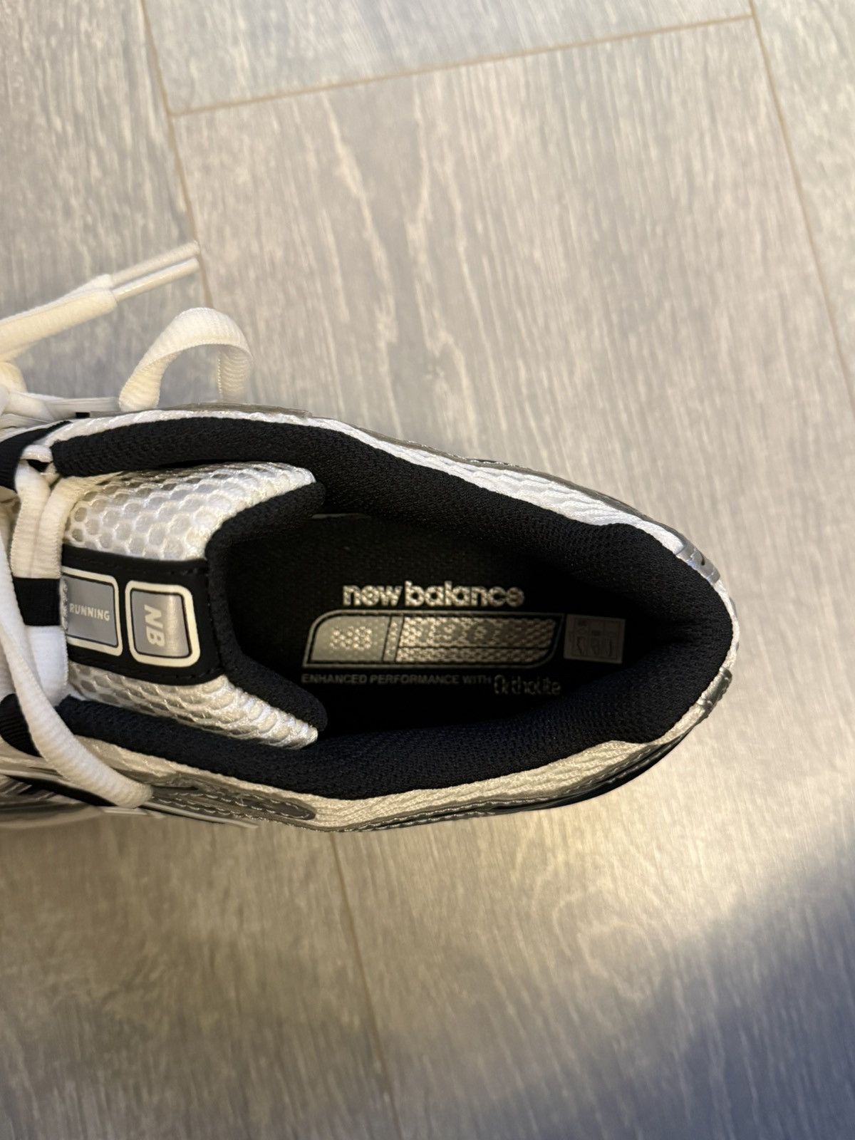 New Balance New Balance White Black 1906R Mens Streetwear Trainers 10 Size US 9.5 / EU 42-43 - 7 Thumbnail