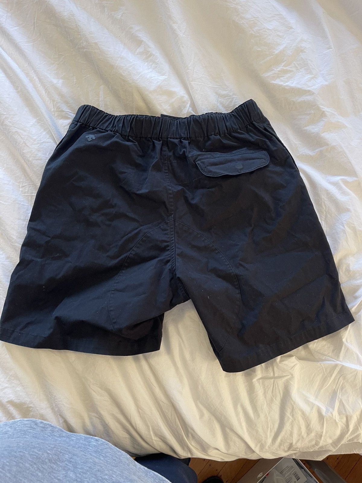 Descente Descente black shorts Size US 32 / EU 48 - 2 Thumbnail