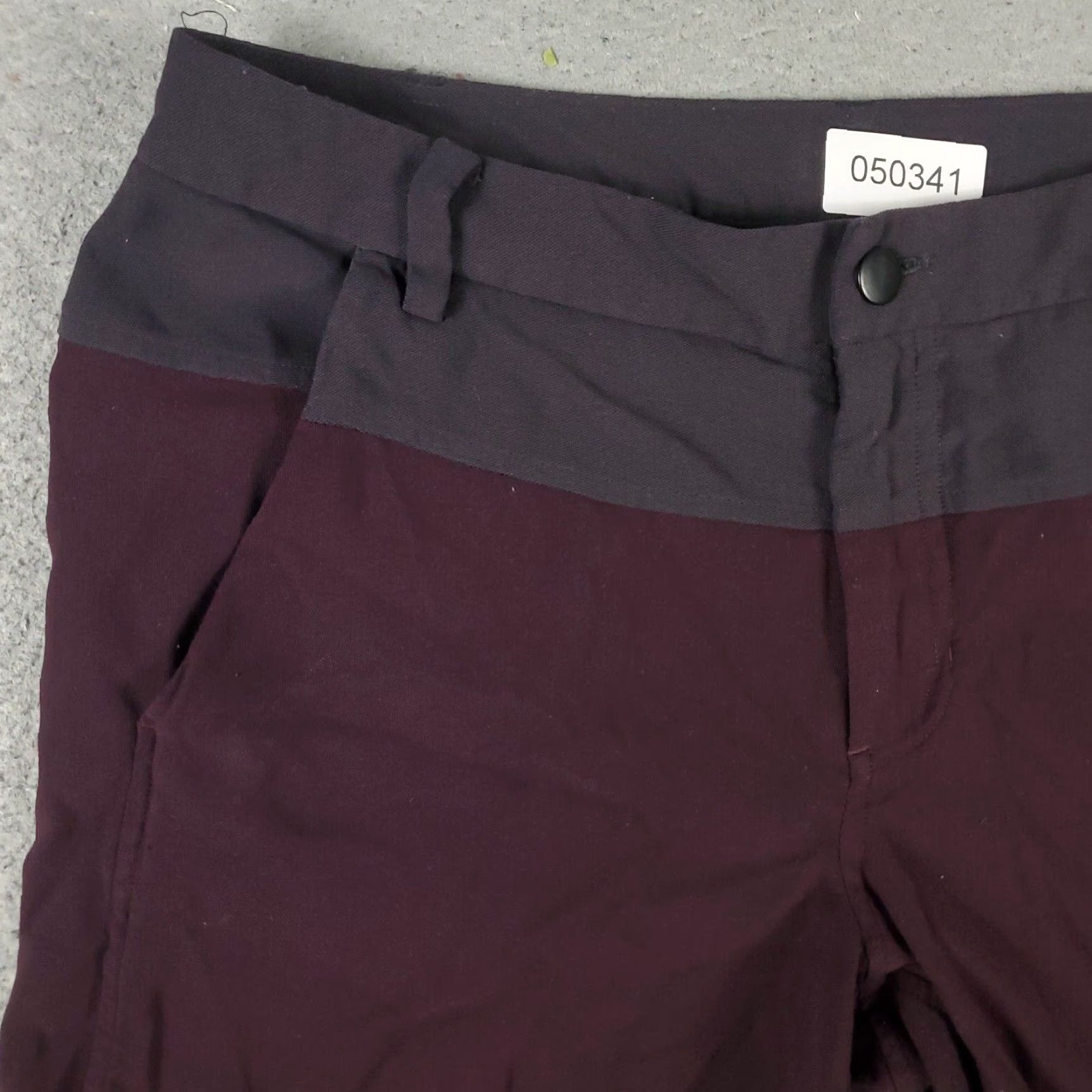 Lululemon Lululemon Mens Shorts 32 Burgundy Chino Flat Front Polyester Casual Business Travel Workwear Pockets Belt Loops Logo 90s? Size US 32 / EU 48 - 2 Thumbnail