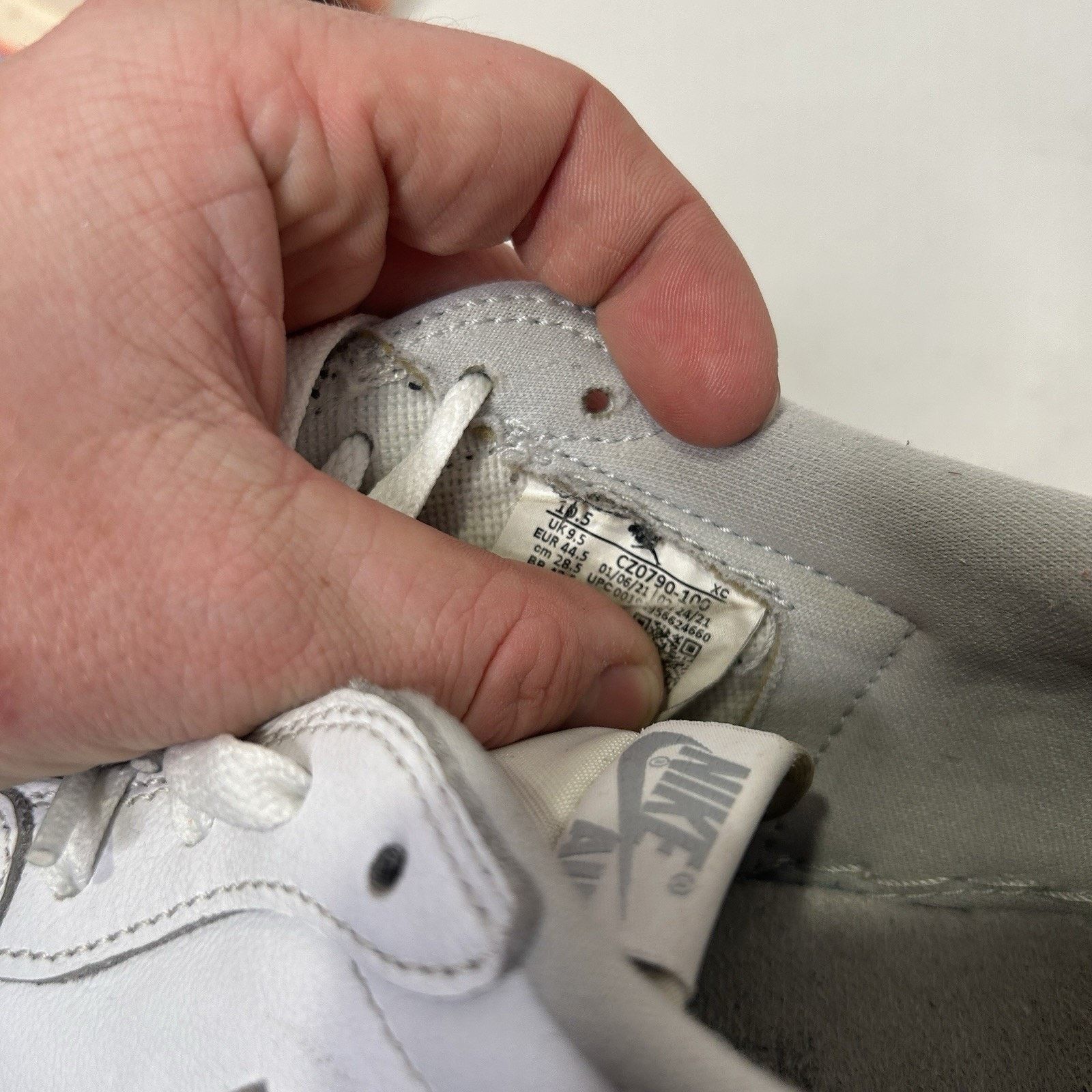 Jordan Brand Nike Air Jordan 1 Low OG “Neutral Gray” 2021 CZ0790-100 Size US 10.5 / EU 43-44 - 8 Thumbnail