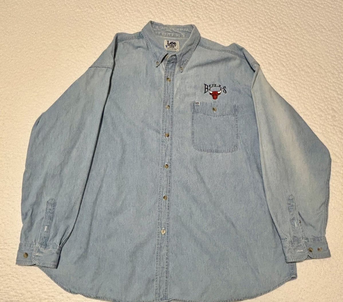 Lee Vintage Lee Sports x Chicago Bulls Denim Button Down Sze XXL Size US XXL / EU 58 / 5 - 5 Thumbnail