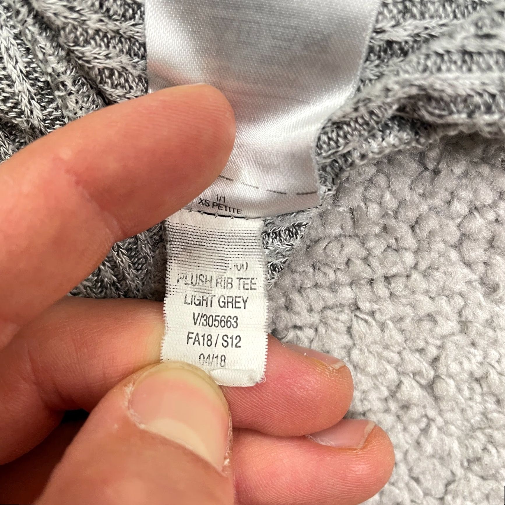 Old Navy Old Navy Pullover Sweater Women XS Petite Gray Crew Neck Rib Stretch Knit Stretchy Breathable Lightweight Casual Slim Fit Size XS / US 0-2 / IT 36-38 - 6 Thumbnail