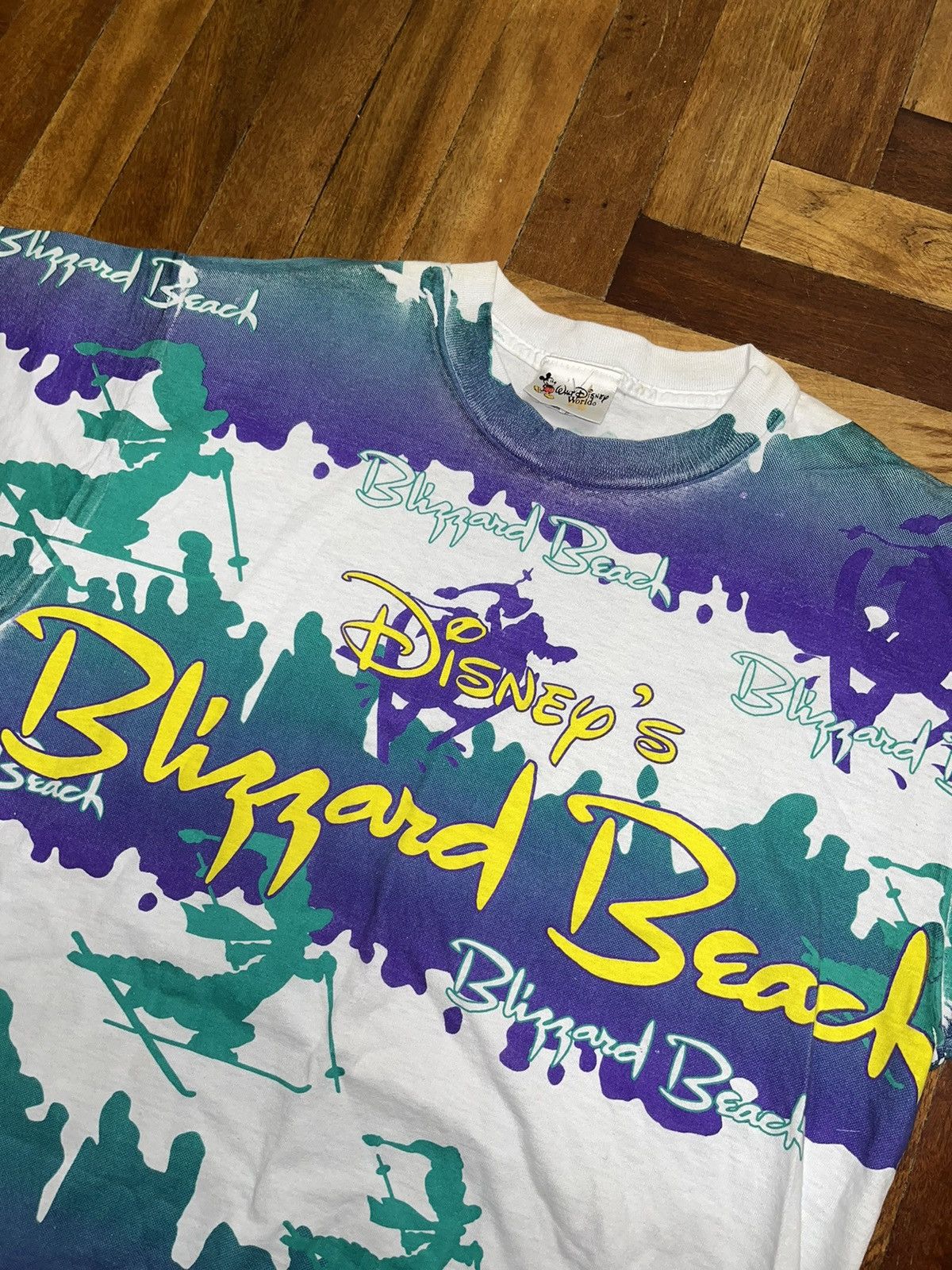 Disney × Vintage Disney Vintage y2k Blizzard Beach Full Print T Shirt Size US L / EU 52-54 / 3 - 2 Thumbnail