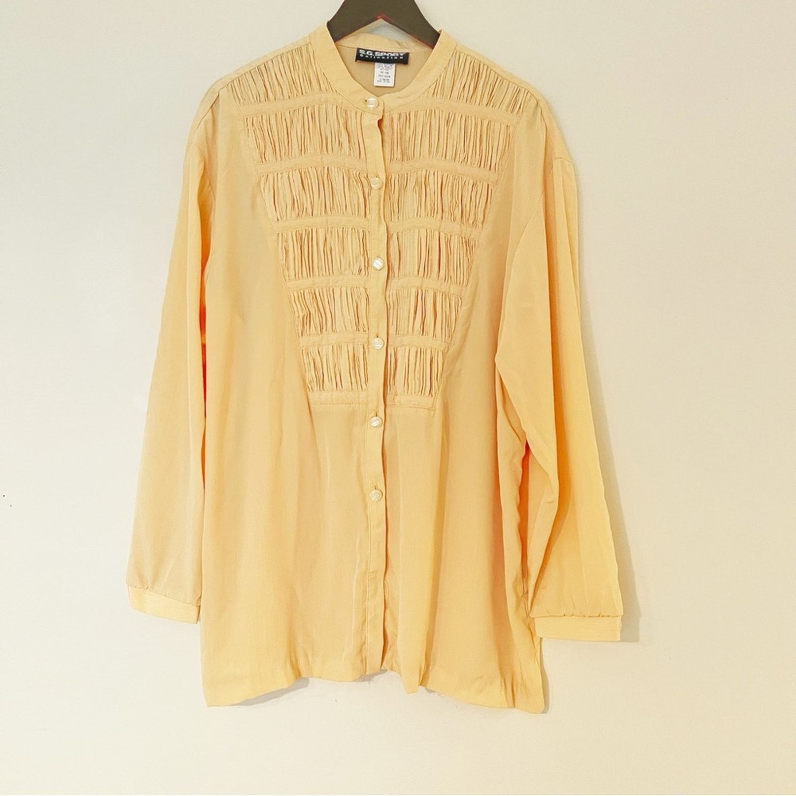 Vintage Vintage 70s Pastel Yellow Pleated Bib Button Down Shirt Size XL / US 12-14 / IT 48-50 - 1 Thumbnail